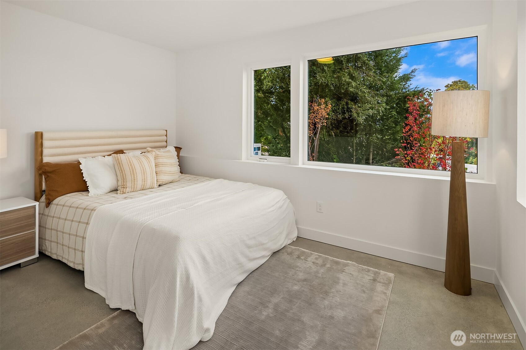 530 W Barrett Street Property Photo 18