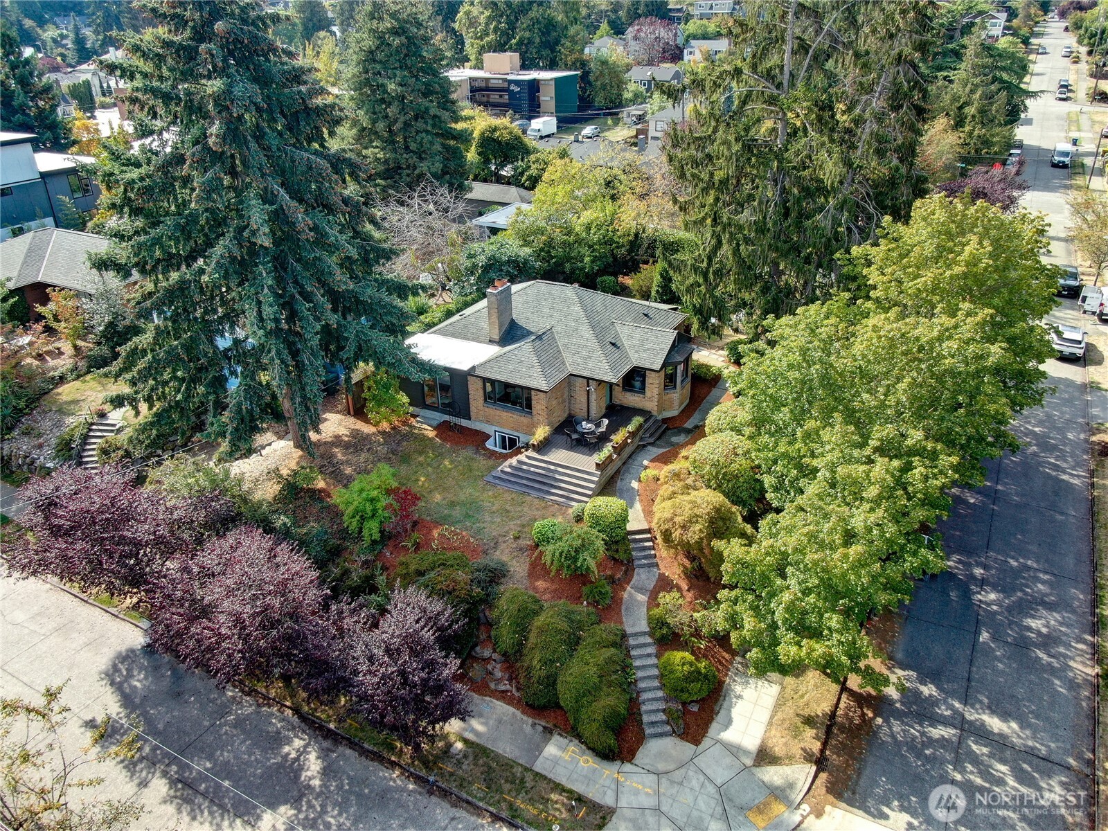4201 51st Avenue Property Photo 2