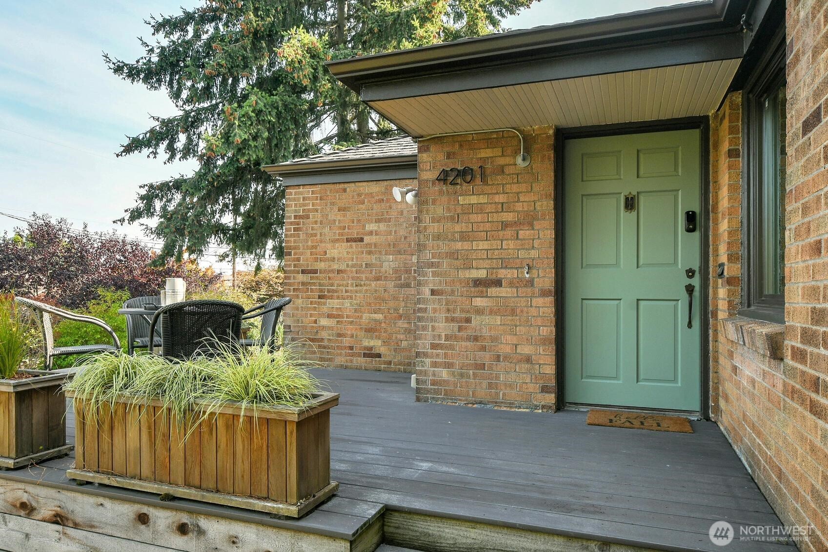 4201 51st Avenue Property Photo 3