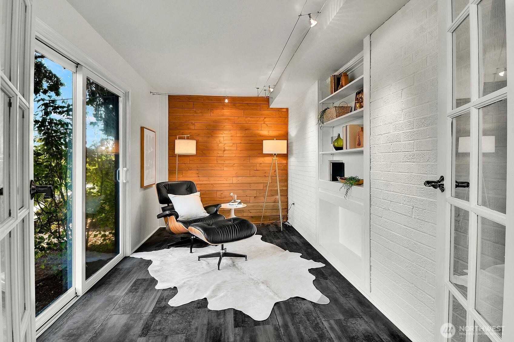 4201 51st Avenue Property Photo 8