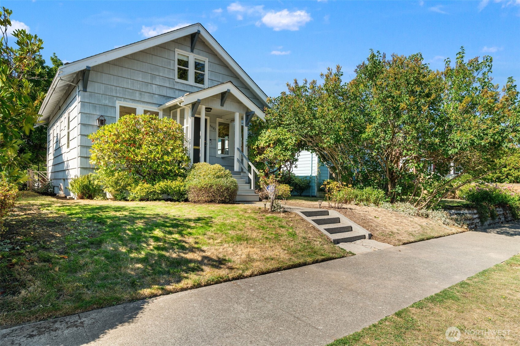 5021 36th Avenue Property Photo 3