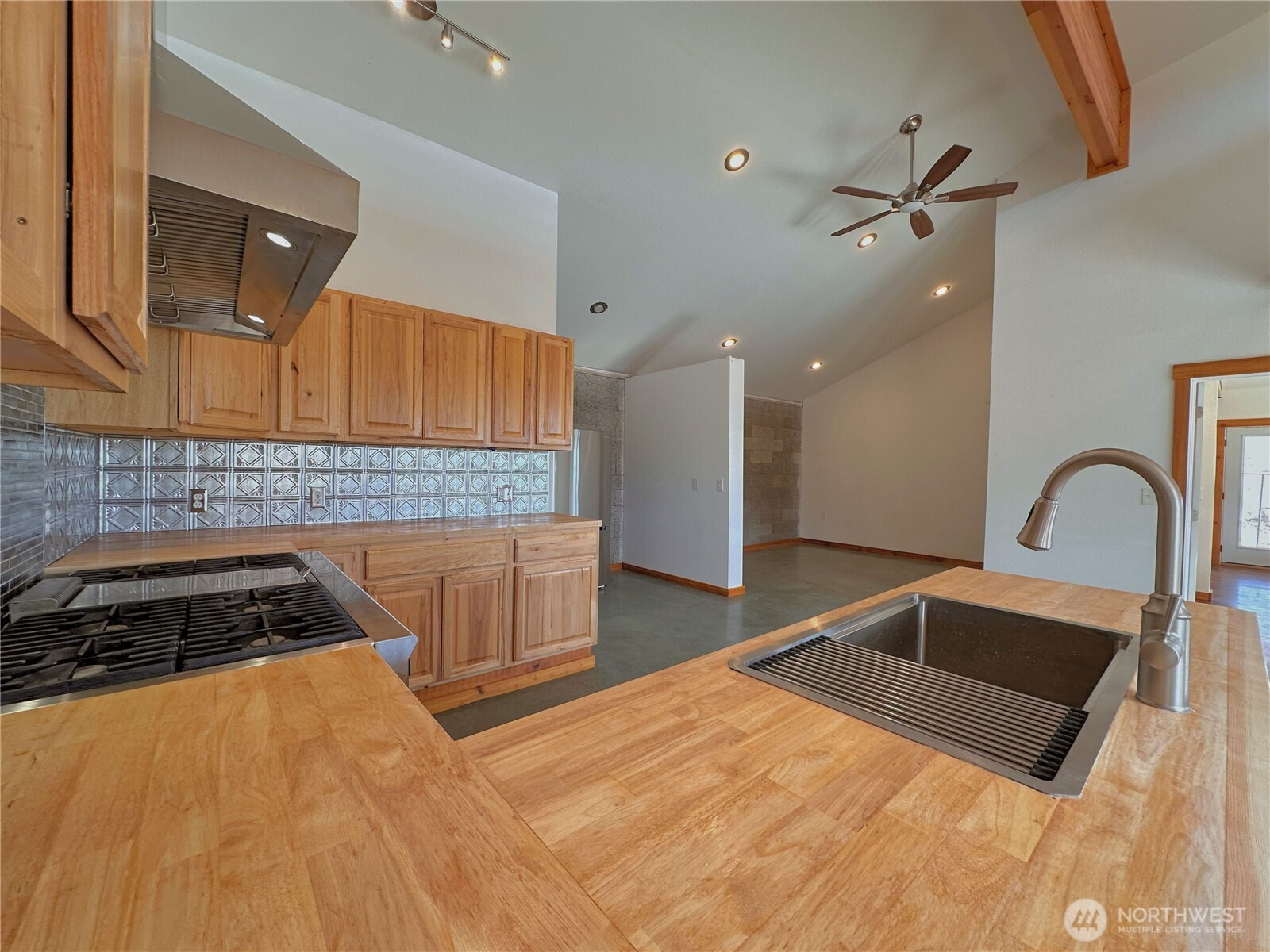 94 Soren Peterson Road Property Photo 12