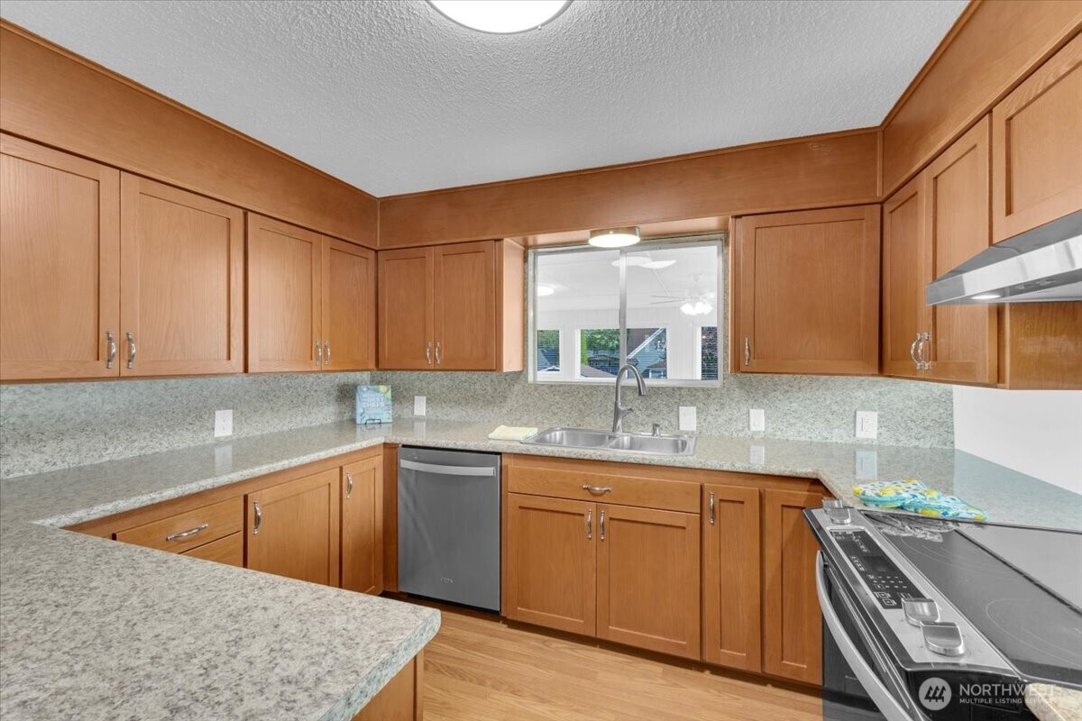 217 N French Avenue Property Photo 7