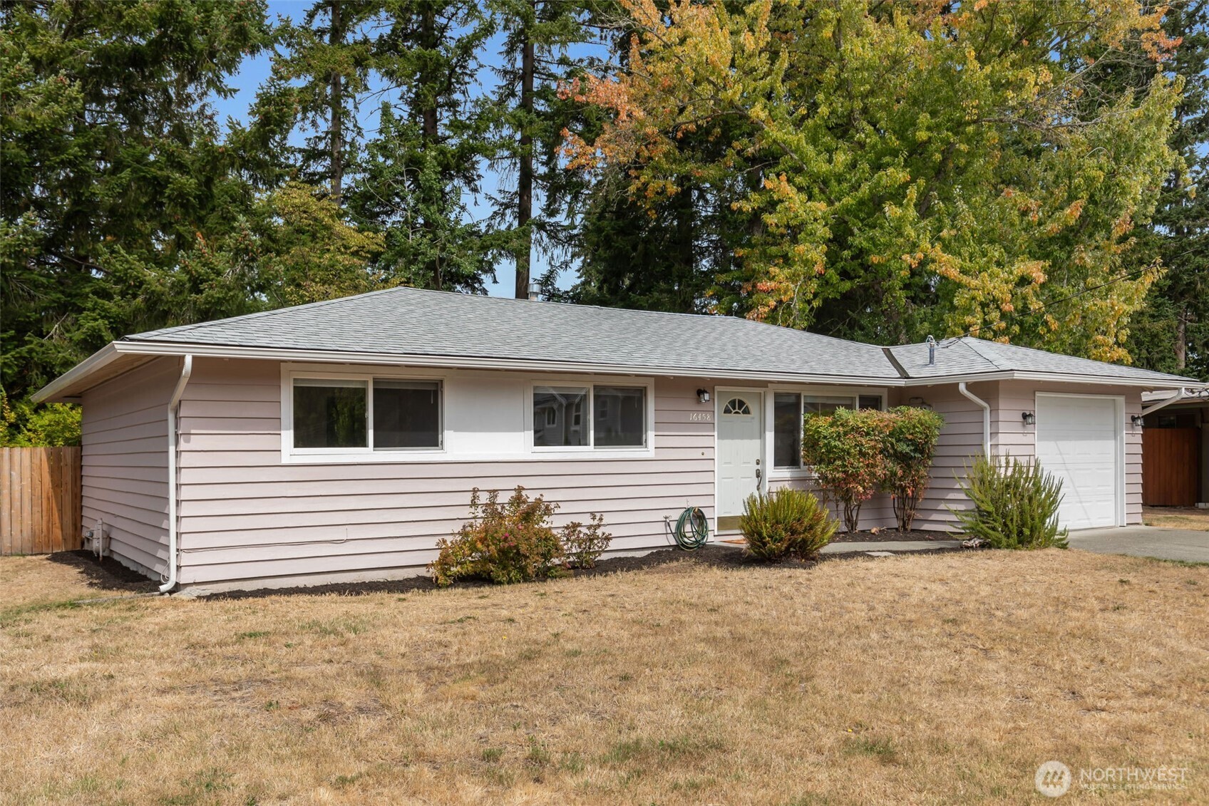 16458 Ne 17th Place Property Photo 3
