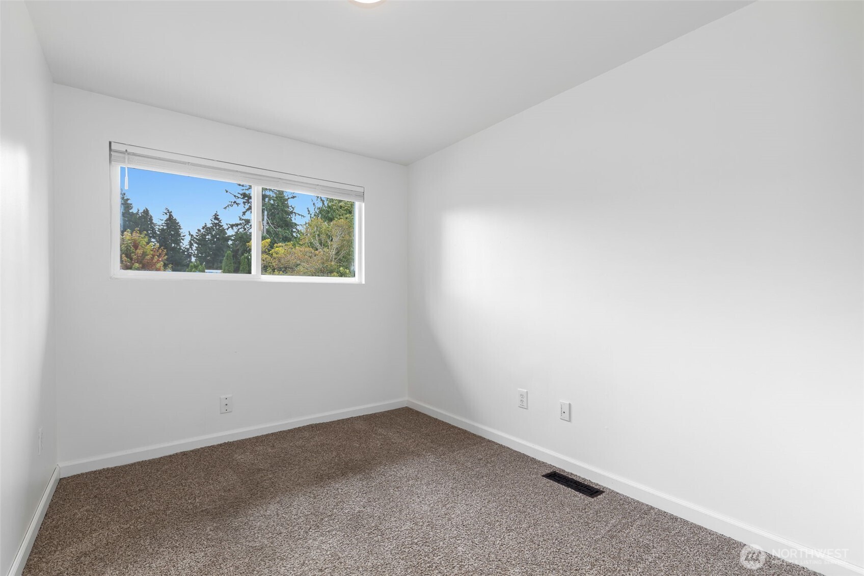 16458 Ne 17th Place Property Photo 19