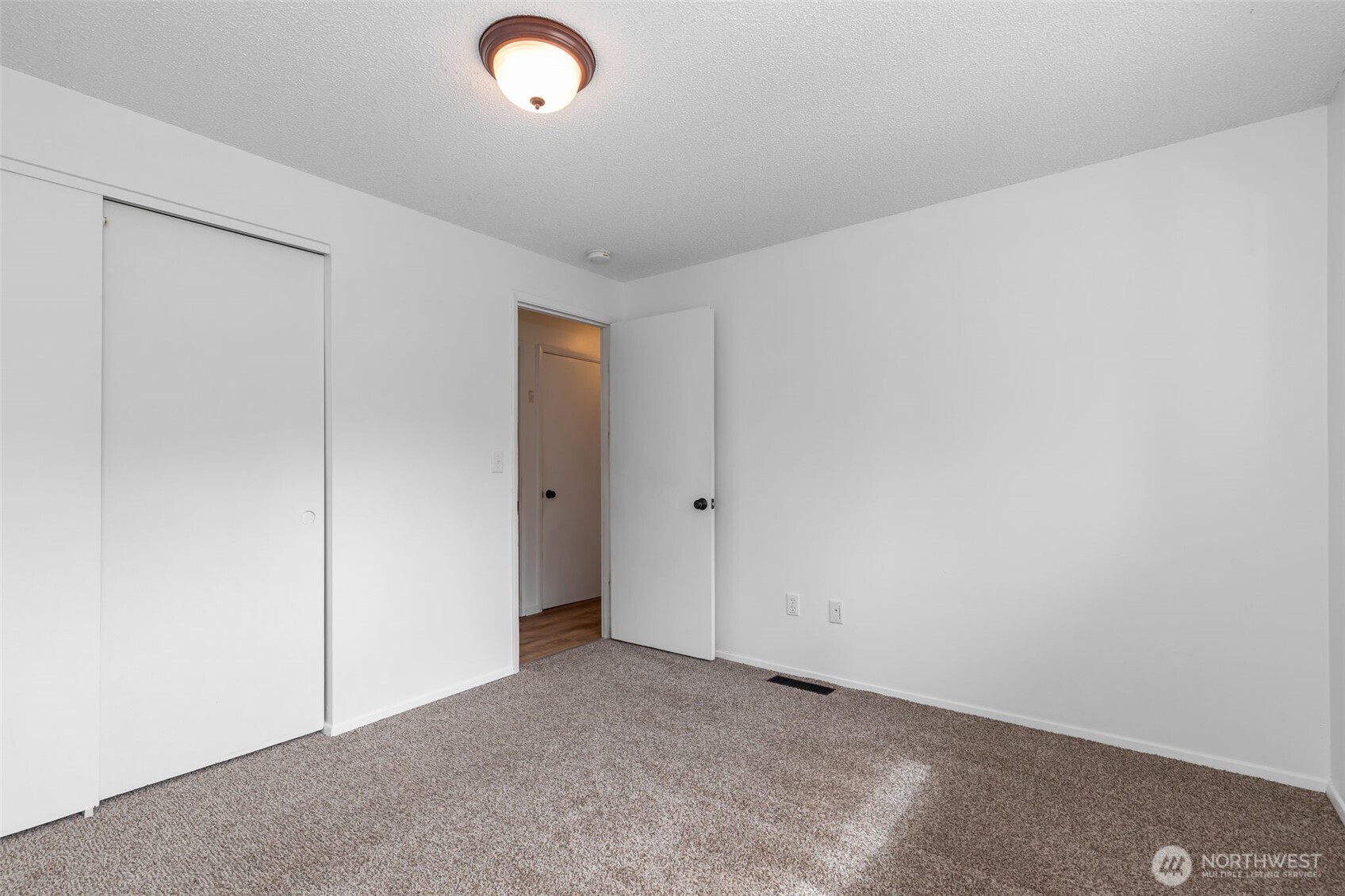 16458 Ne 17th Place Property Photo 26