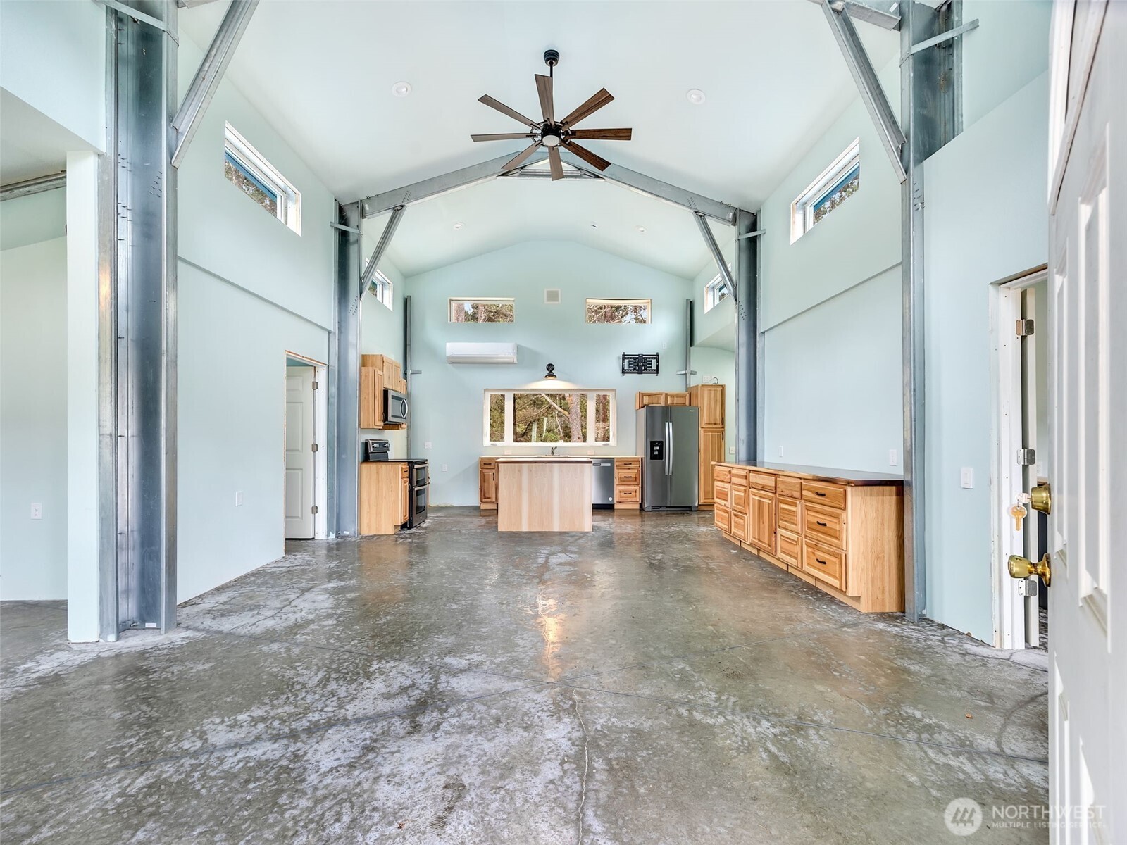 1110 213th Place Property Photo 3
