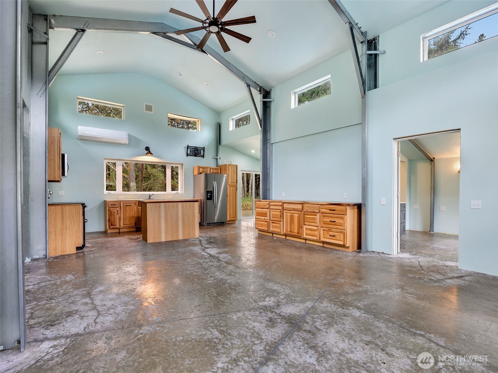 1110 213th Place Property Photo 5