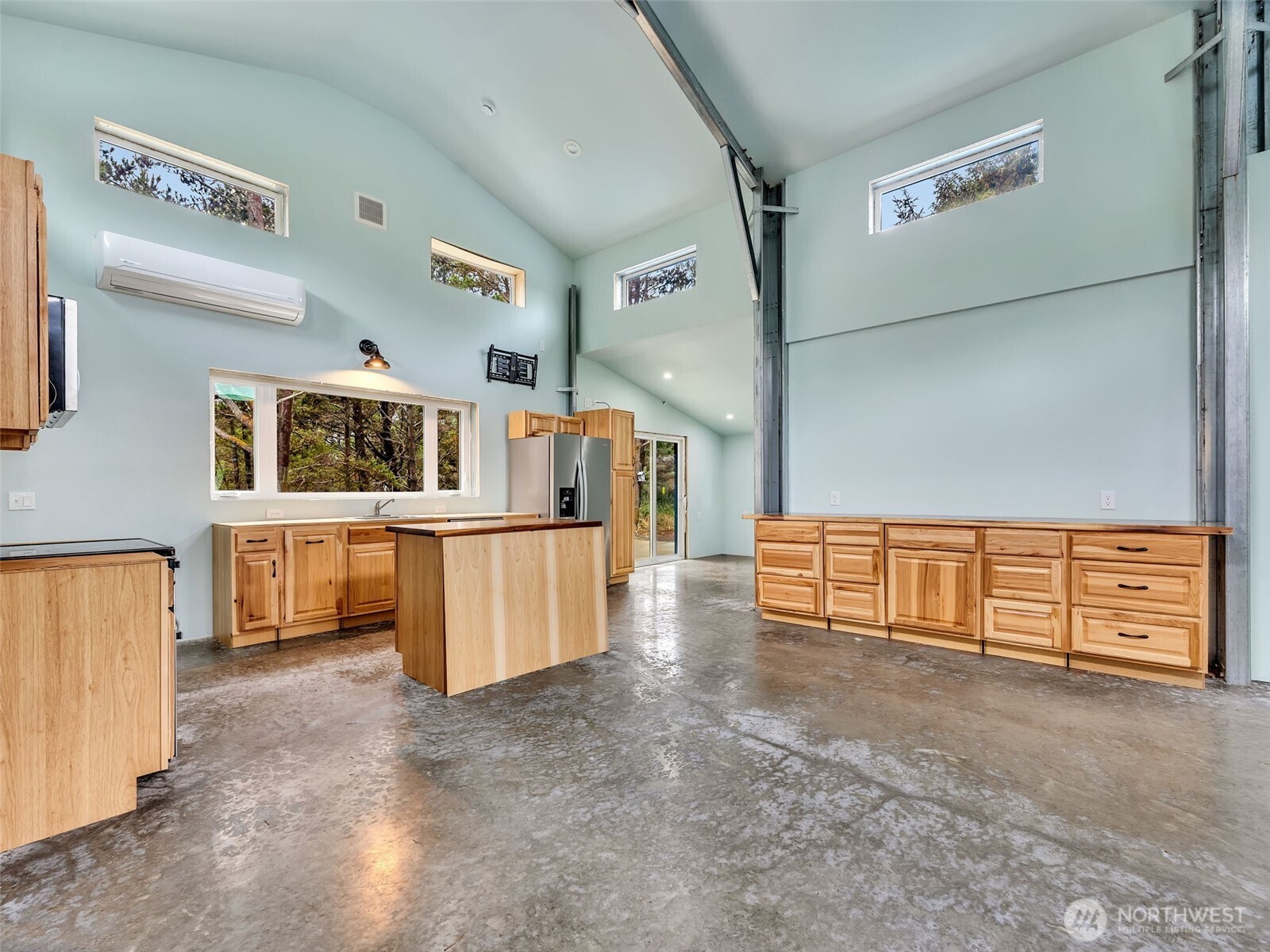 1110 213th Place Property Photo 6