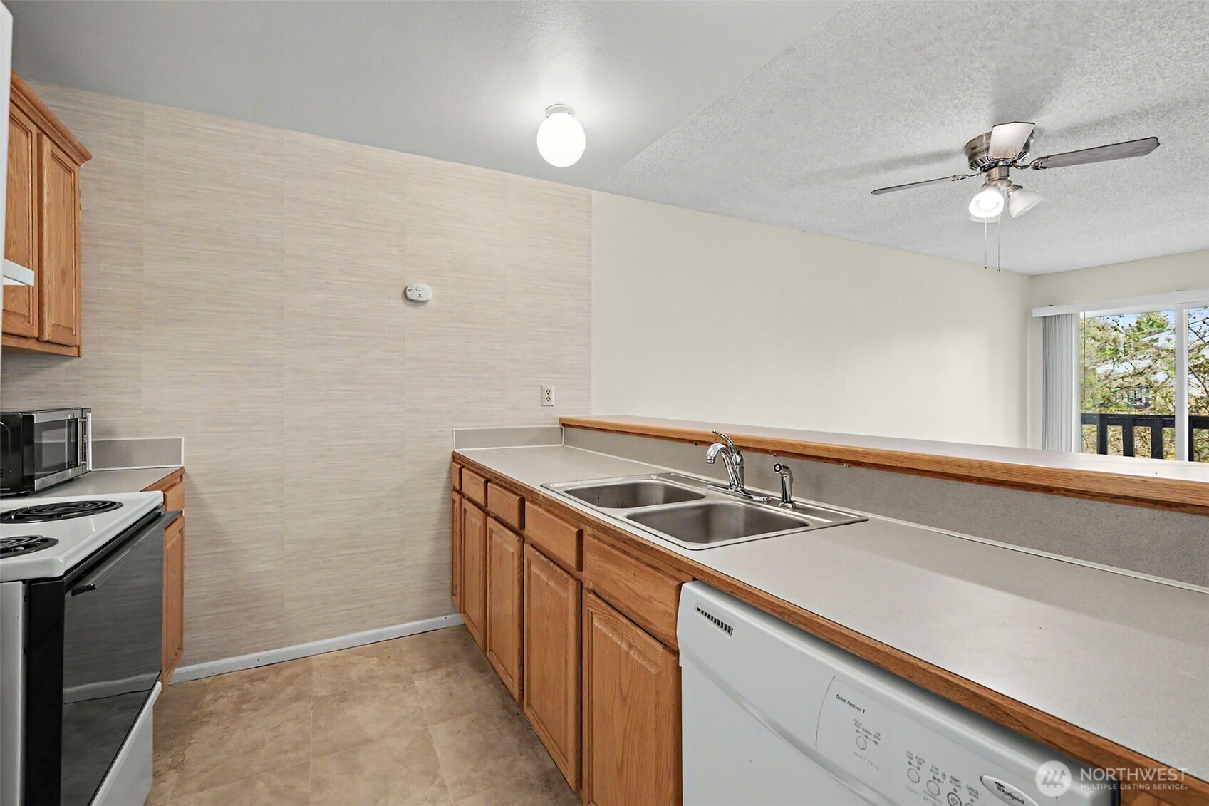 17431 Ambaum Blvd #d15 Property Photo 7