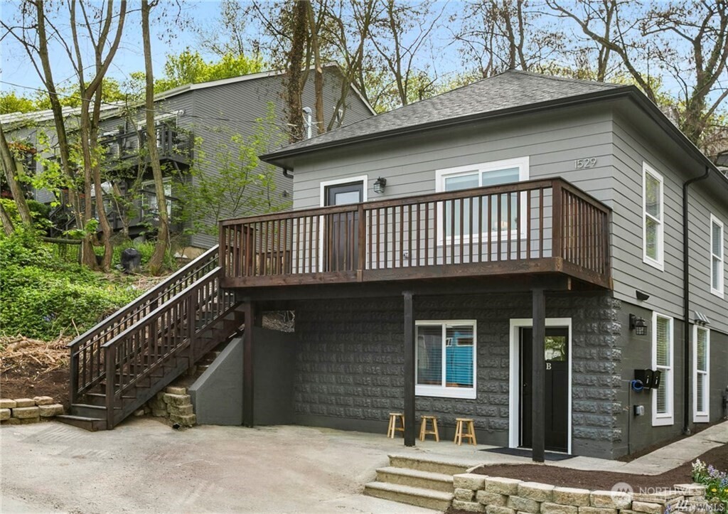1529 Sturgus Avenue B Property Photo 1