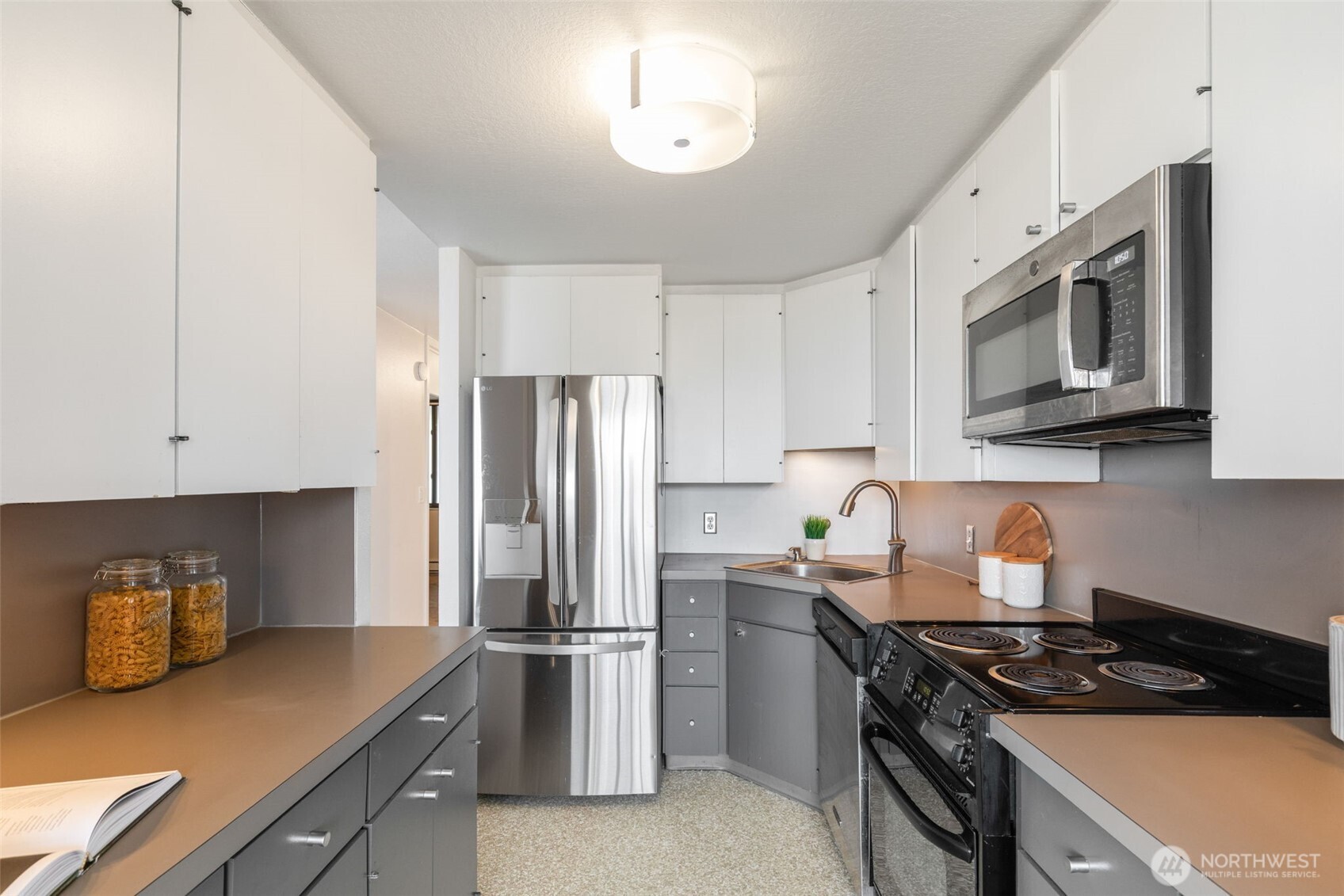 601 Belmont Avenue D3 Property Photo 14