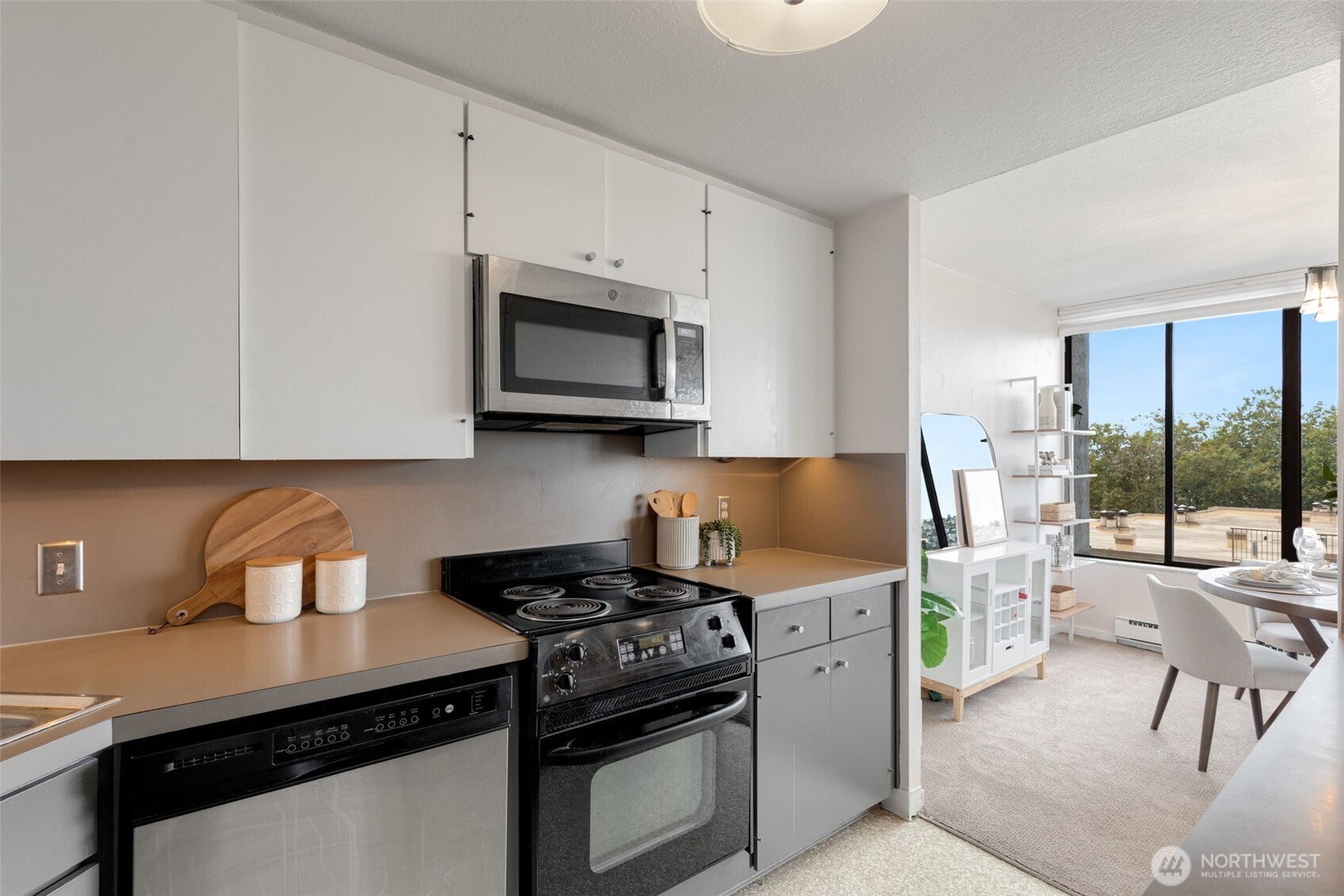 601 Belmont Avenue D3 Property Photo 16