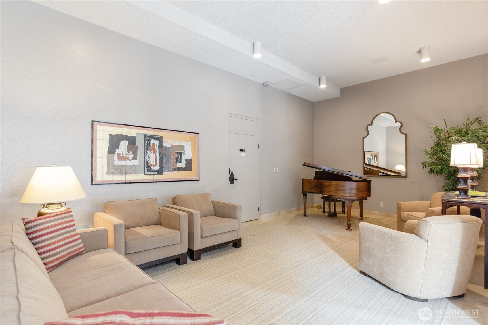 601 Belmont Avenue D3 Property Photo 32