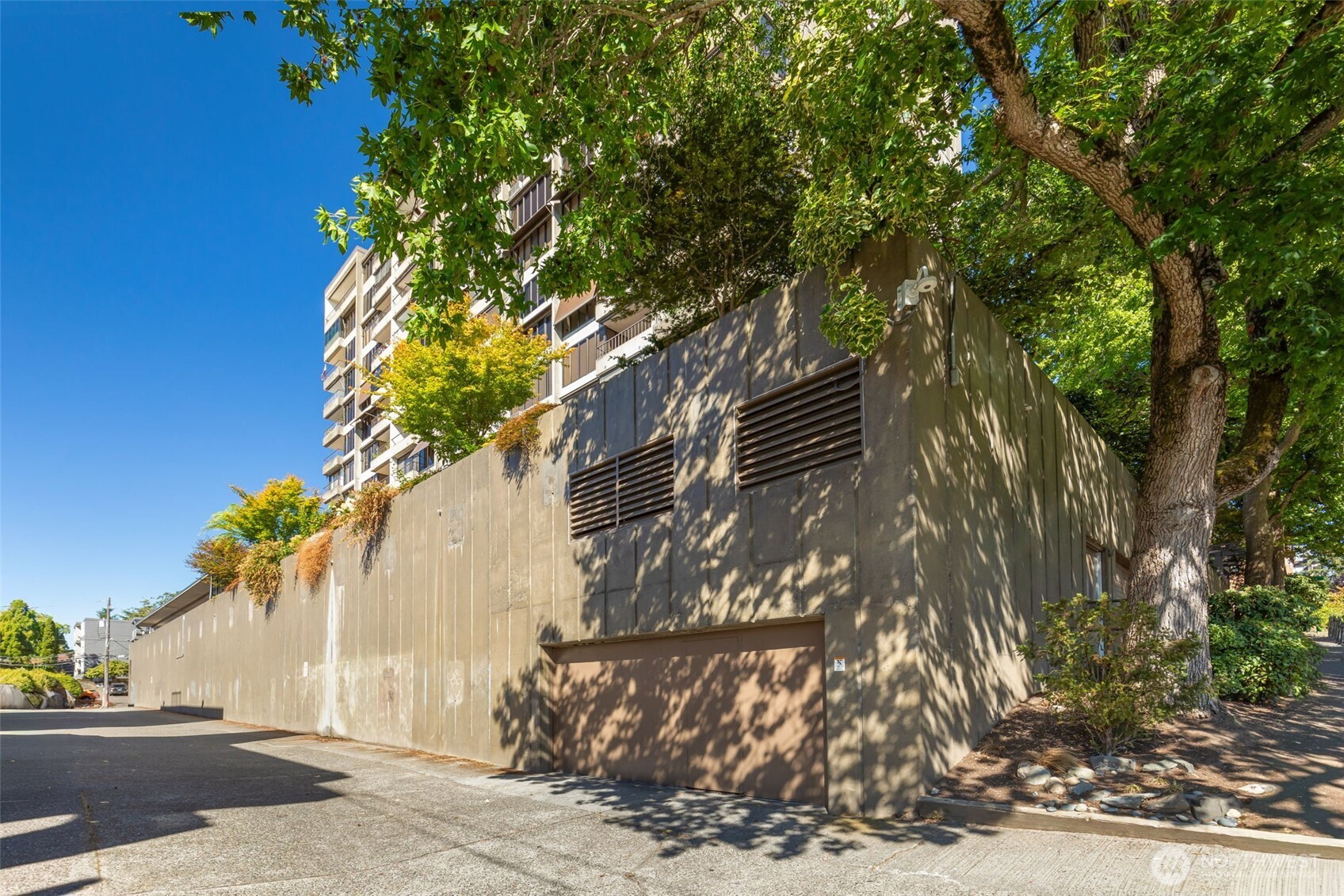 601 Belmont Avenue D3 Property Photo 38