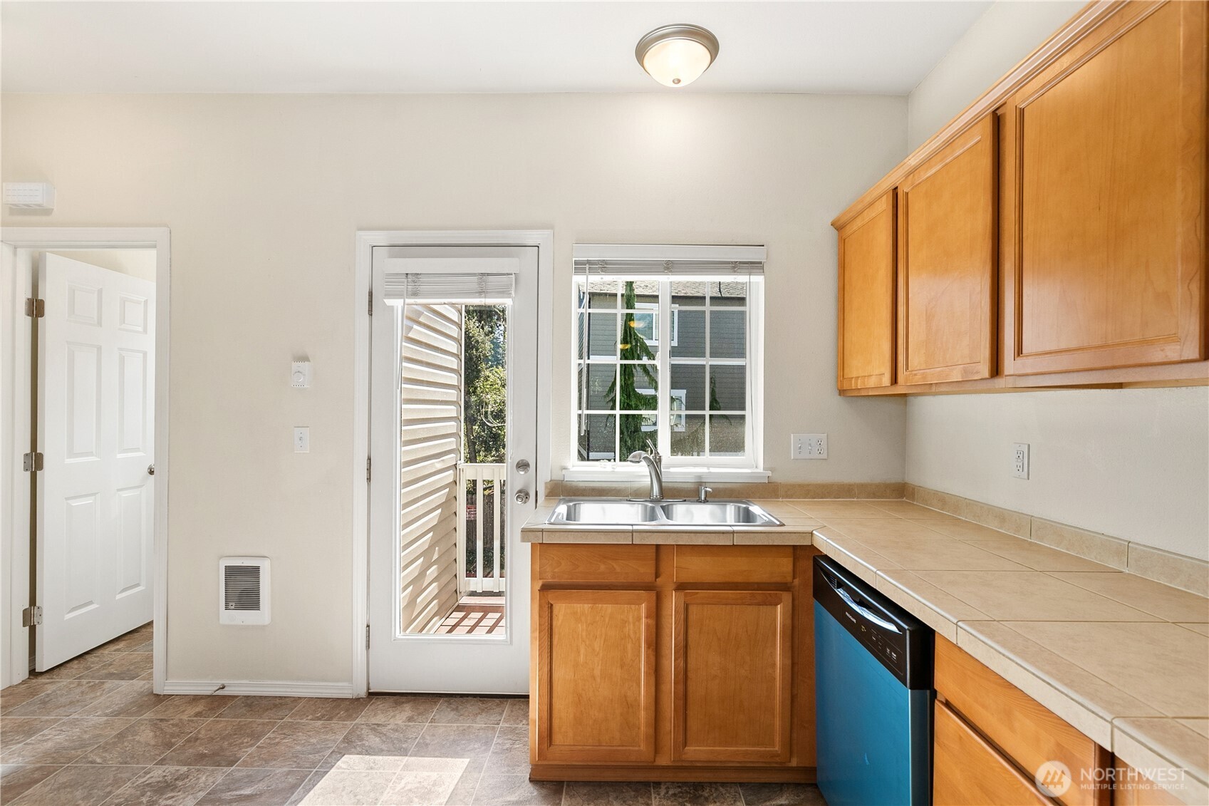 5205 Solberg Drive A Property Photo 12