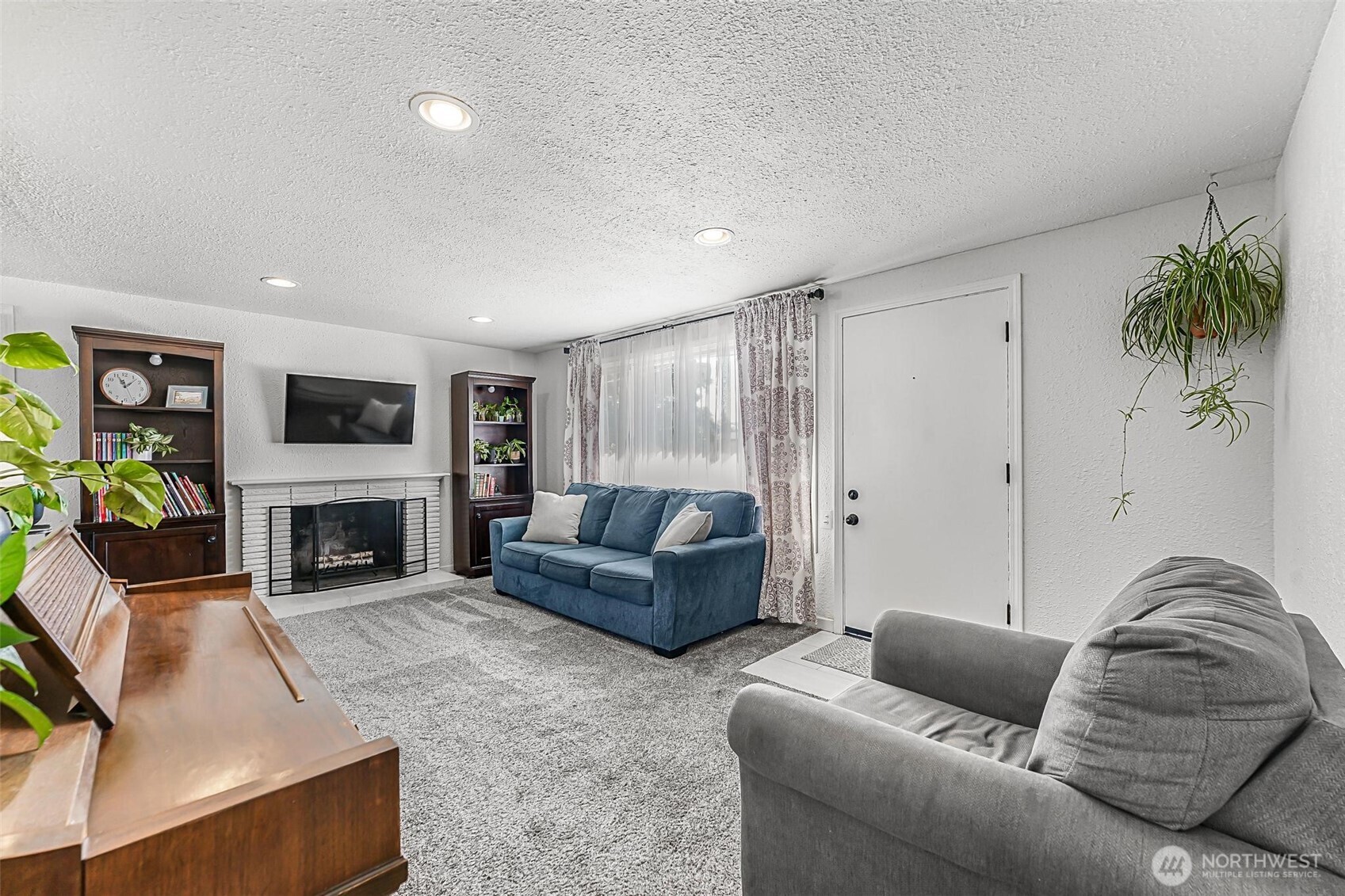 8105 Fairway Drive Property Photo 3