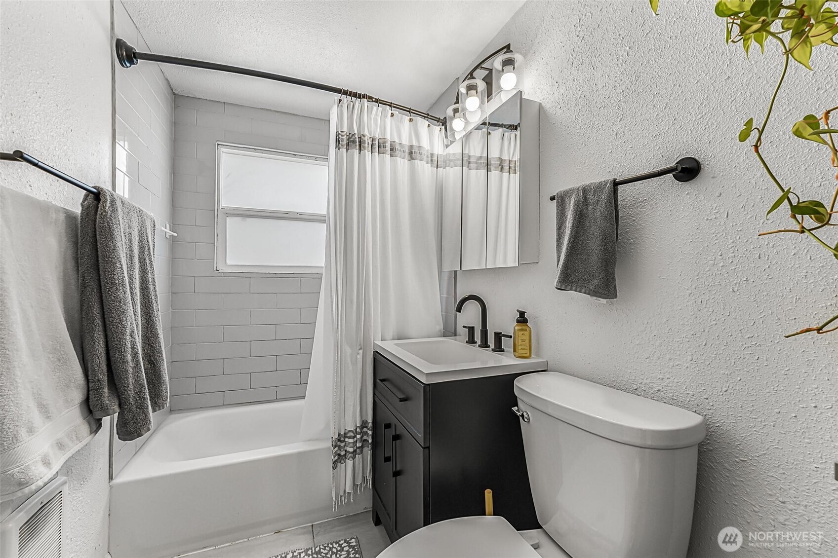 8105 Fairway Drive Property Photo 17