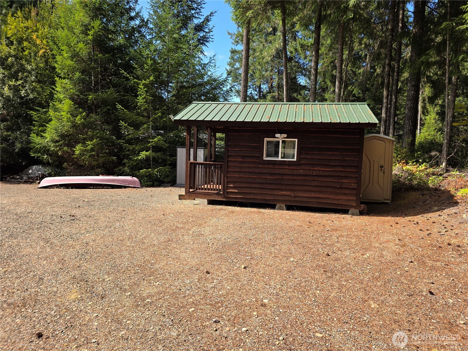 211 E Emerald Lake Dr Property Photo 2