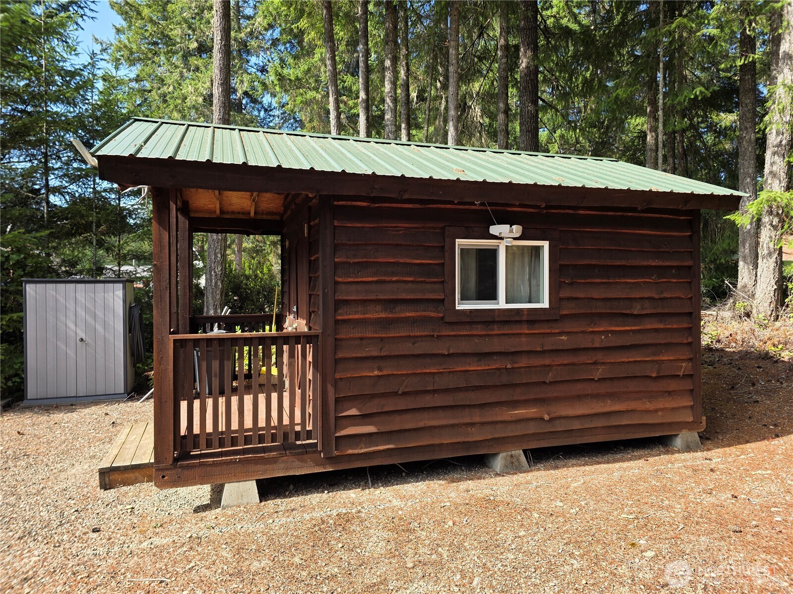 211 E Emerald Lake Dr Property Photo 5