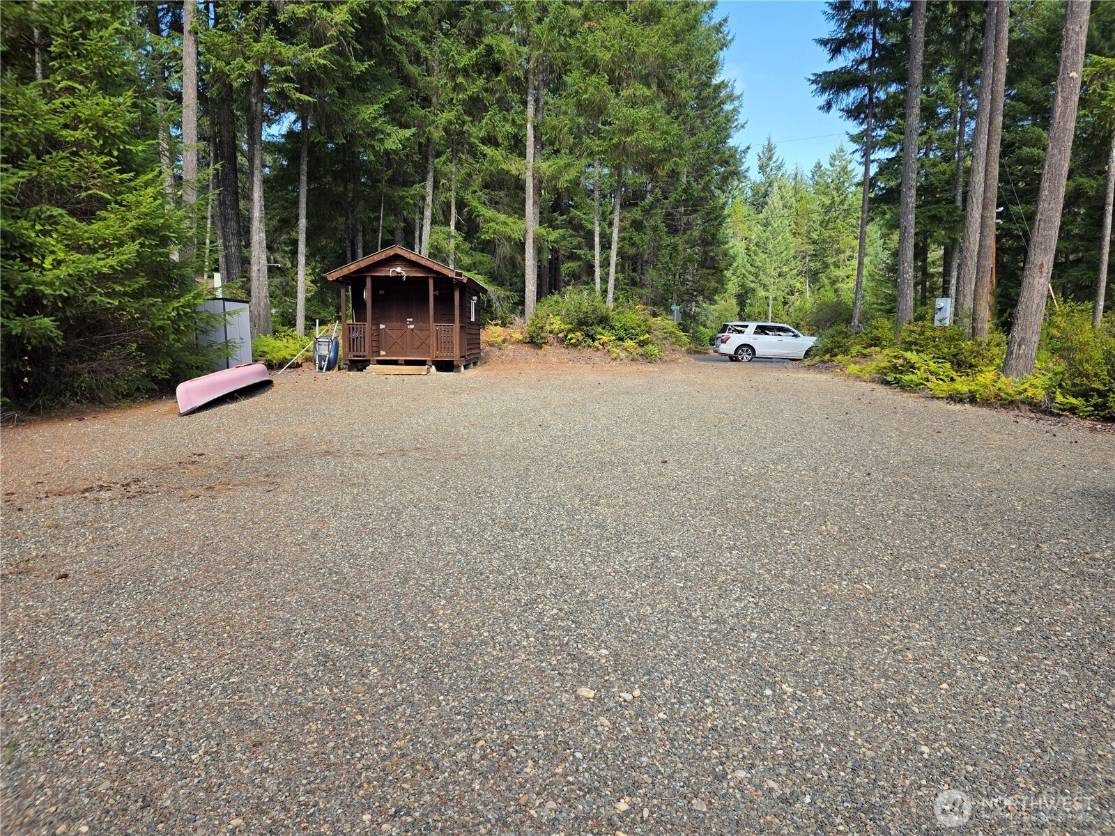 211 E Emerald Lake Dr Property Photo 10