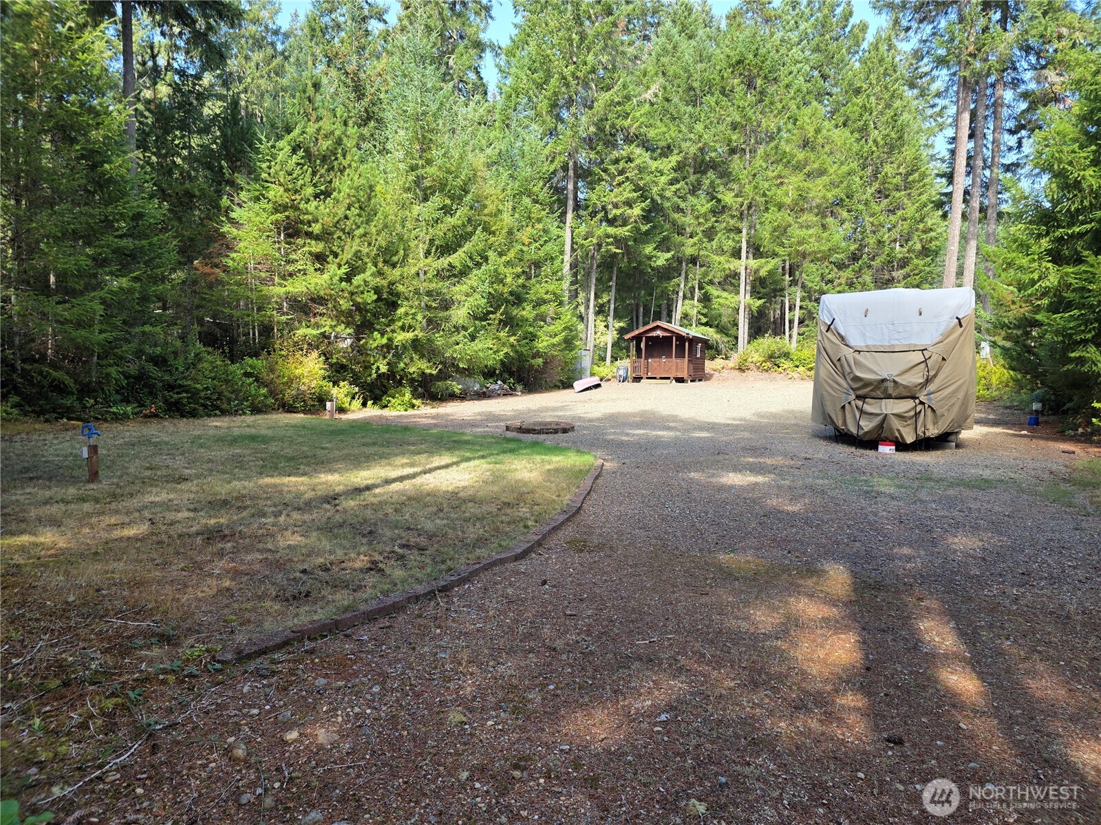 211 E Emerald Lake Dr Property Photo 16