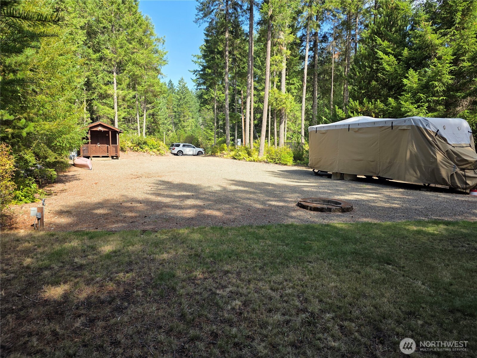 211 E Emerald Lake Dr Property Photo 17
