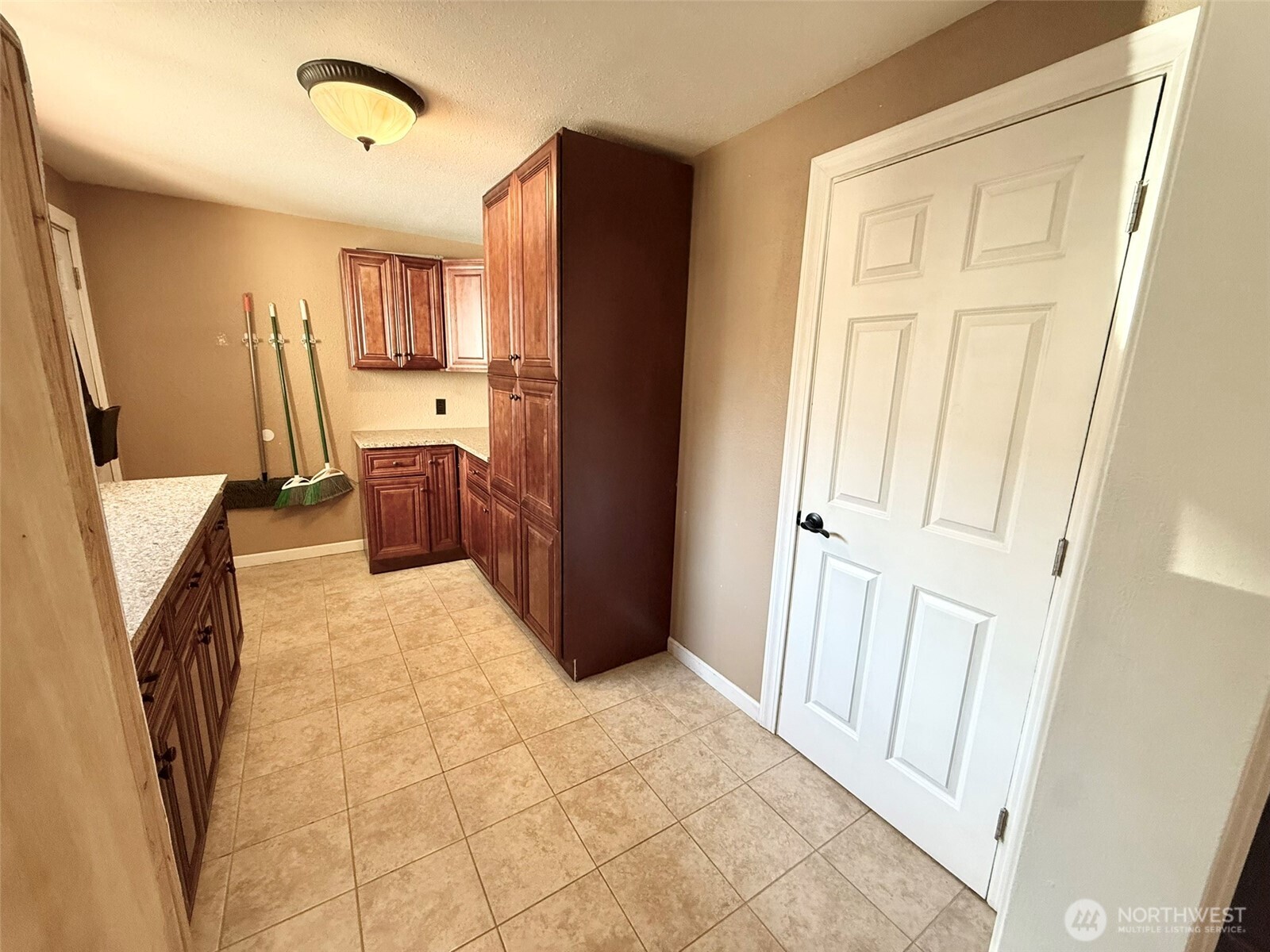 27120 121st Place Property Photo 8