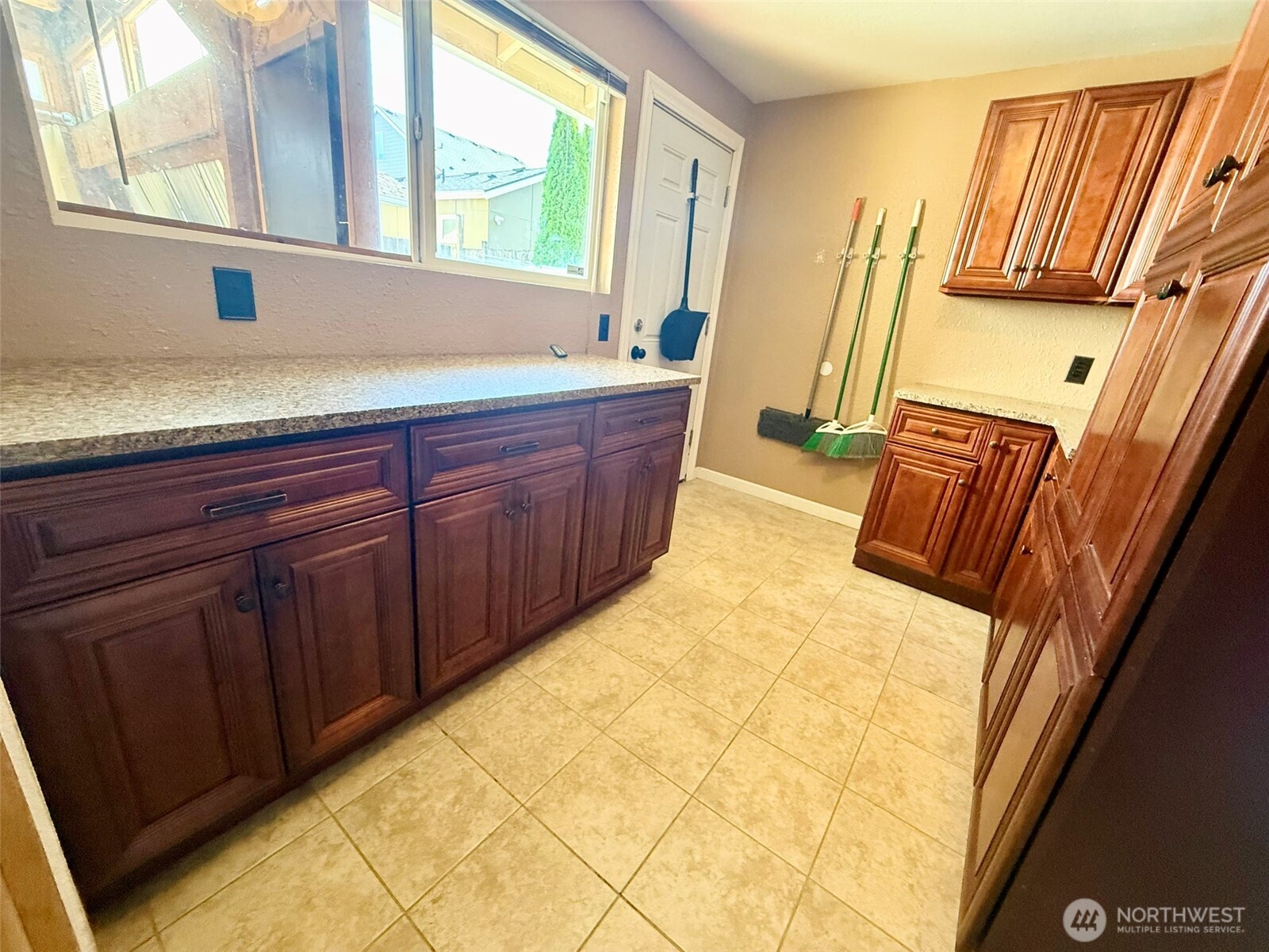 27120 121st Place Property Photo 9