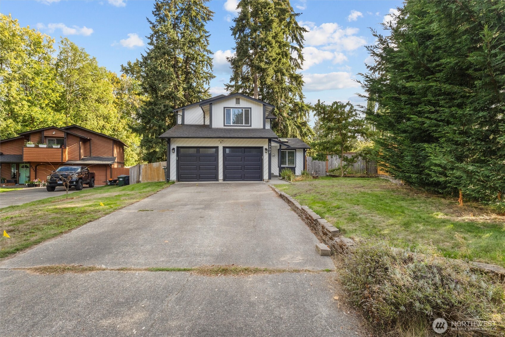 8902 158th Street Property Photo 3
