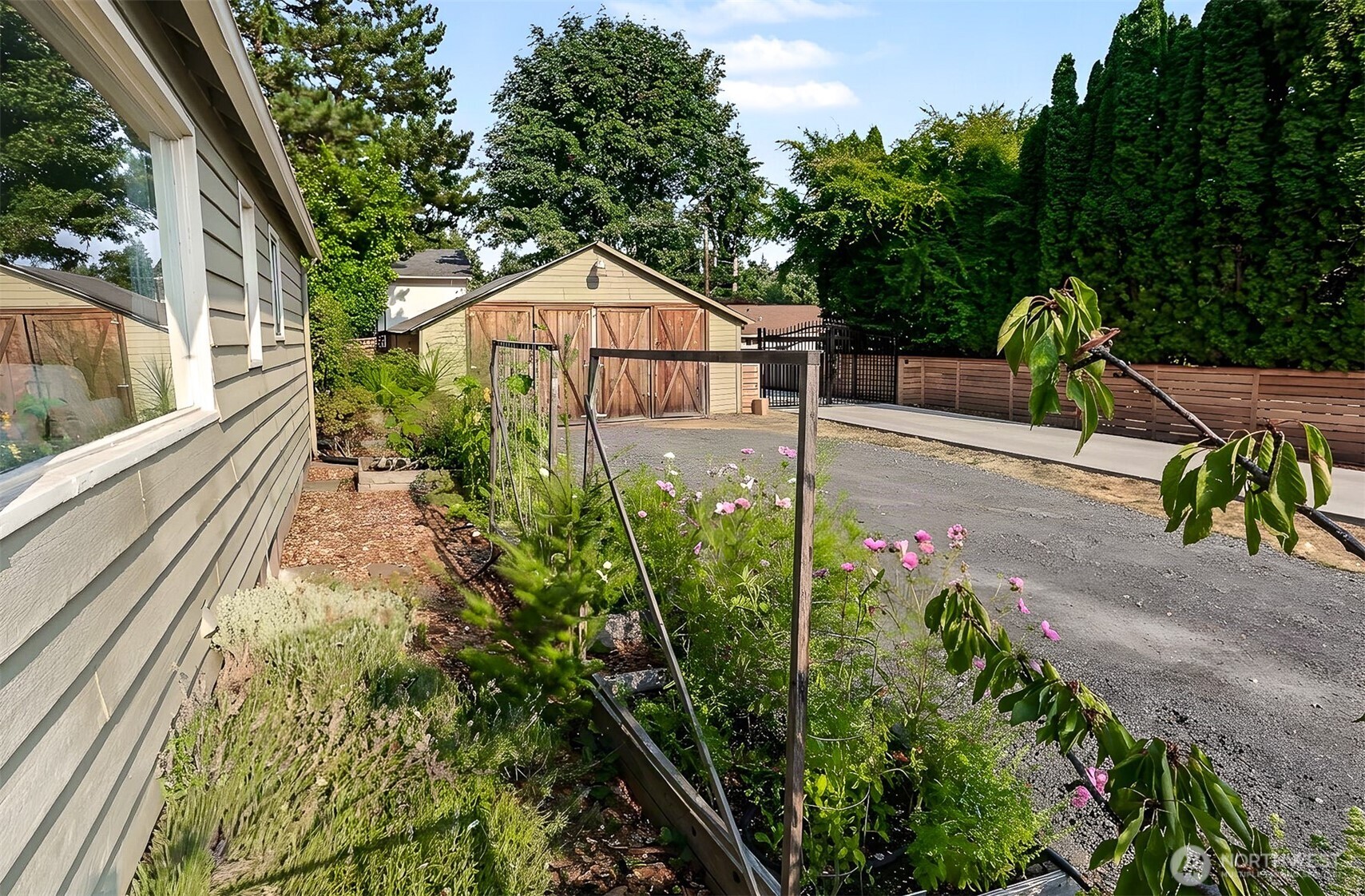 19127 80th Avenue Property Photo 24