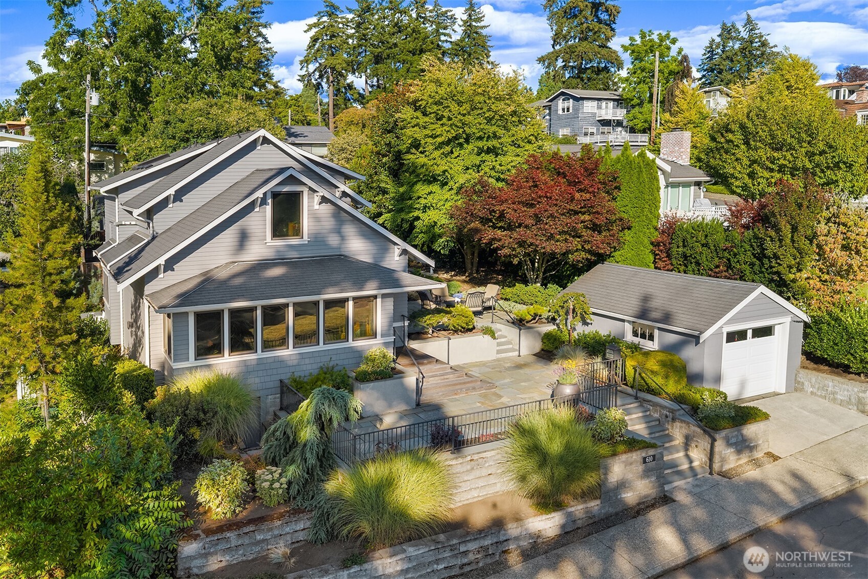 610 10th Avenue Property Photo 1