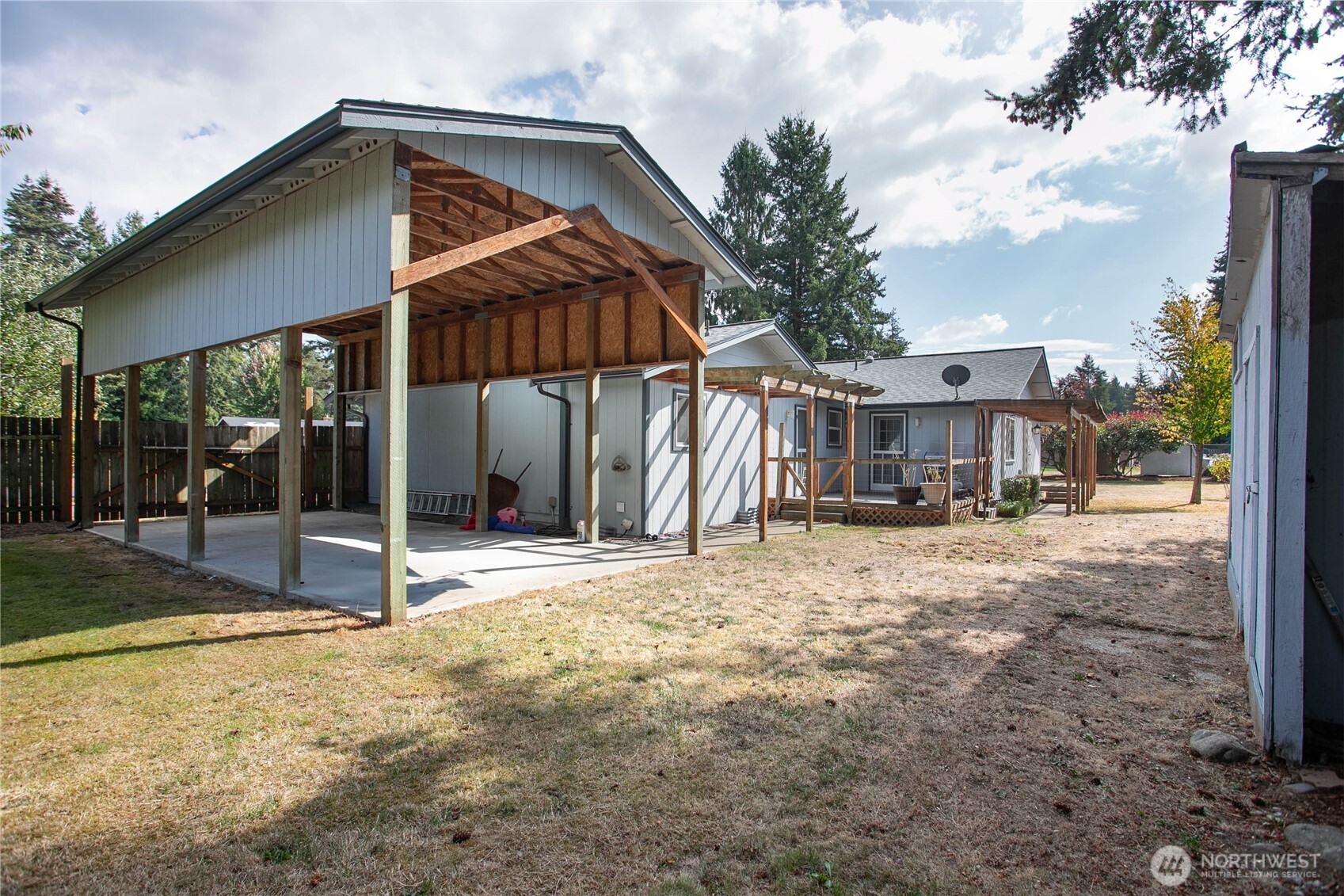 5649 Hudson Lane Property Photo 4