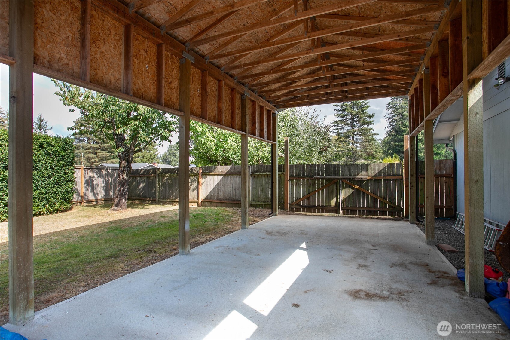 5649 Hudson Lane Property Photo 5
