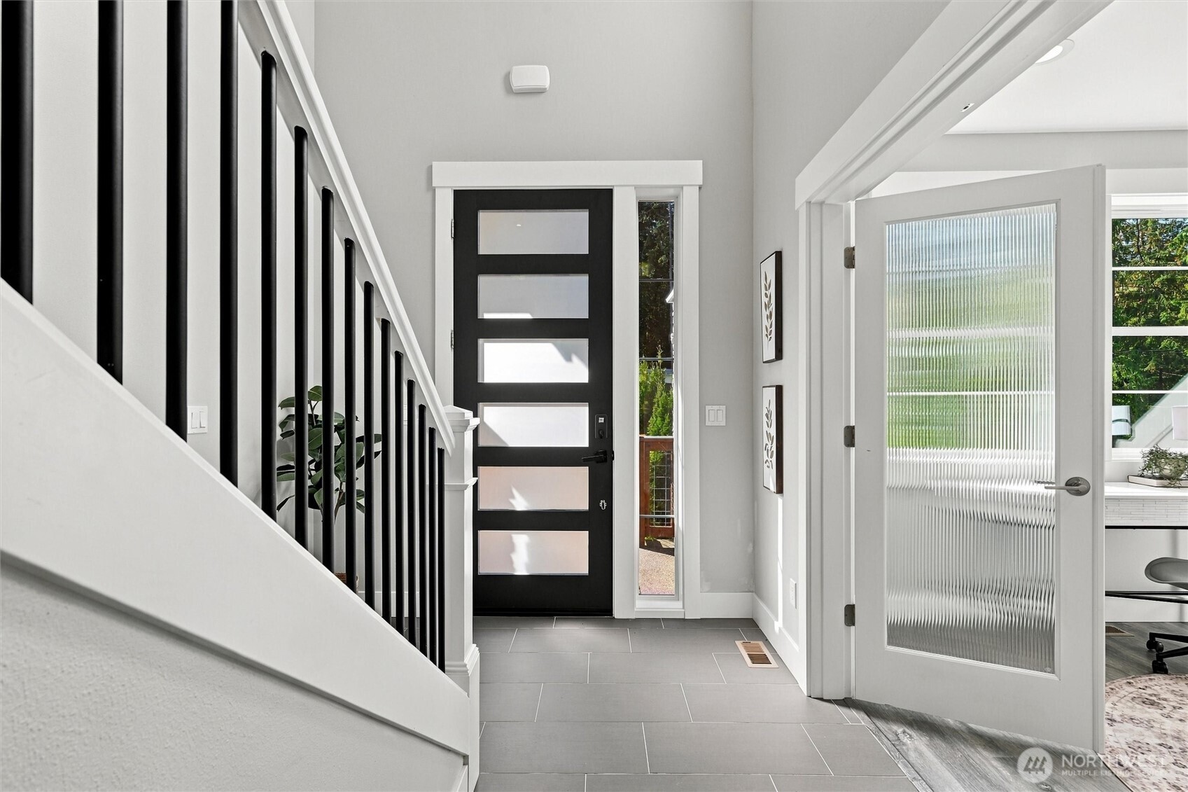 2303 30th Street Property Photo 3