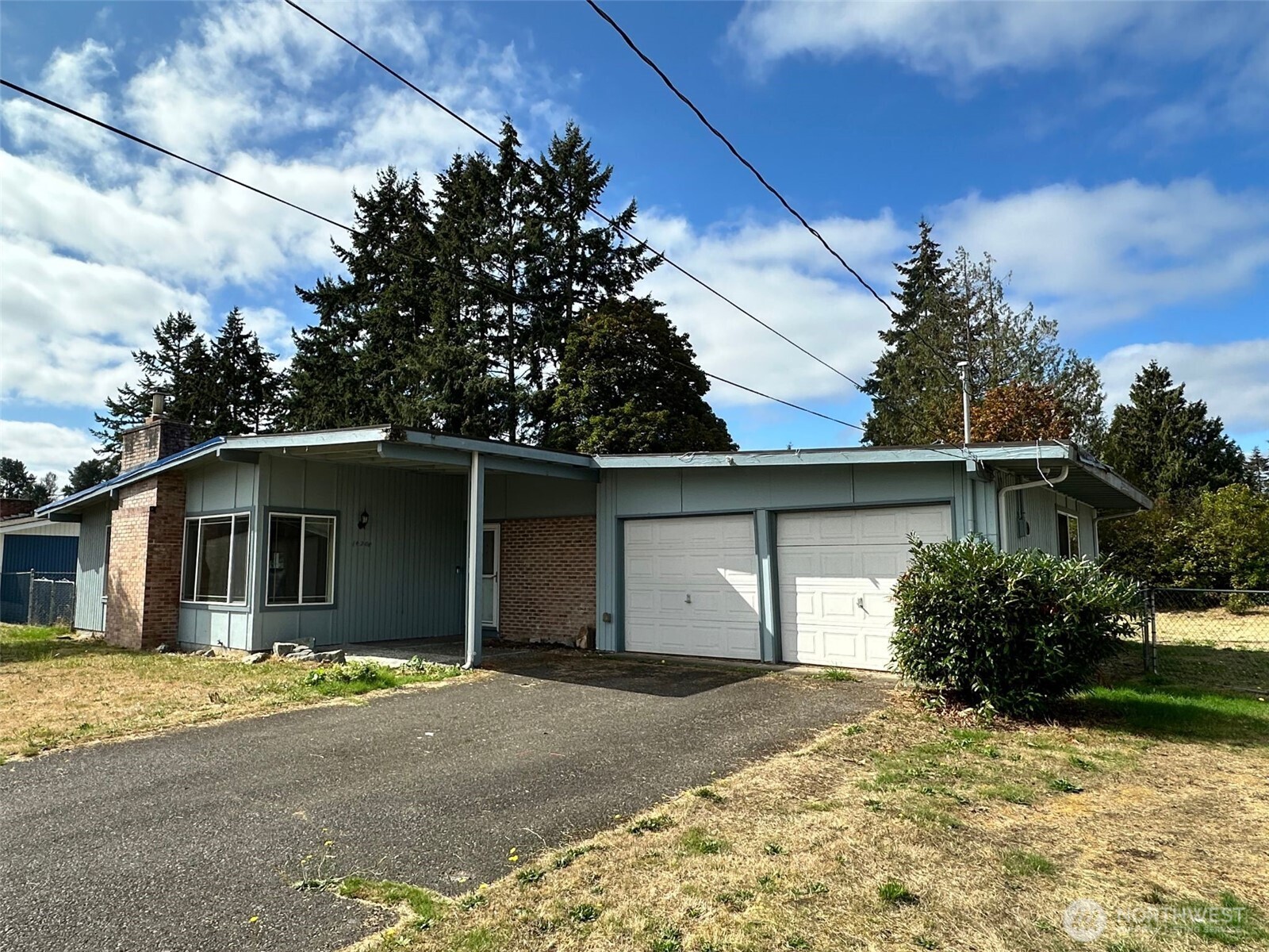 14208 Golden Given Rd E Property Photo 3