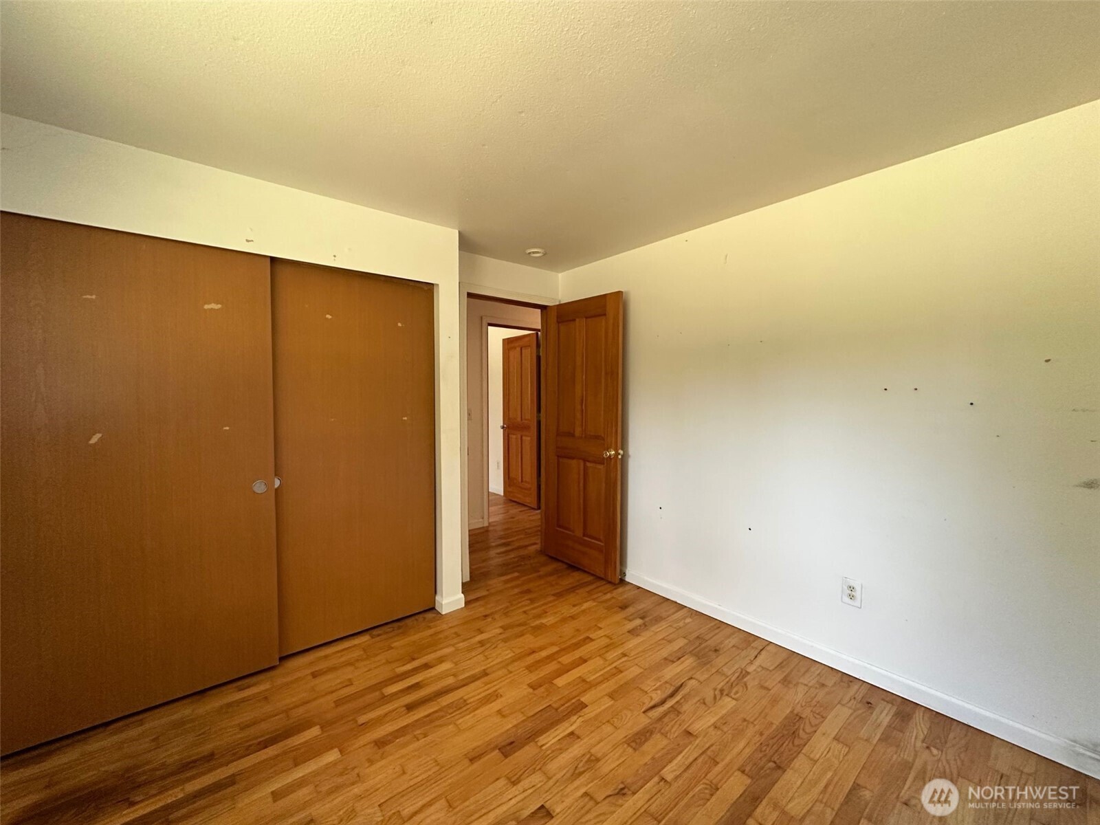14208 Golden Given Rd E Property Photo 13