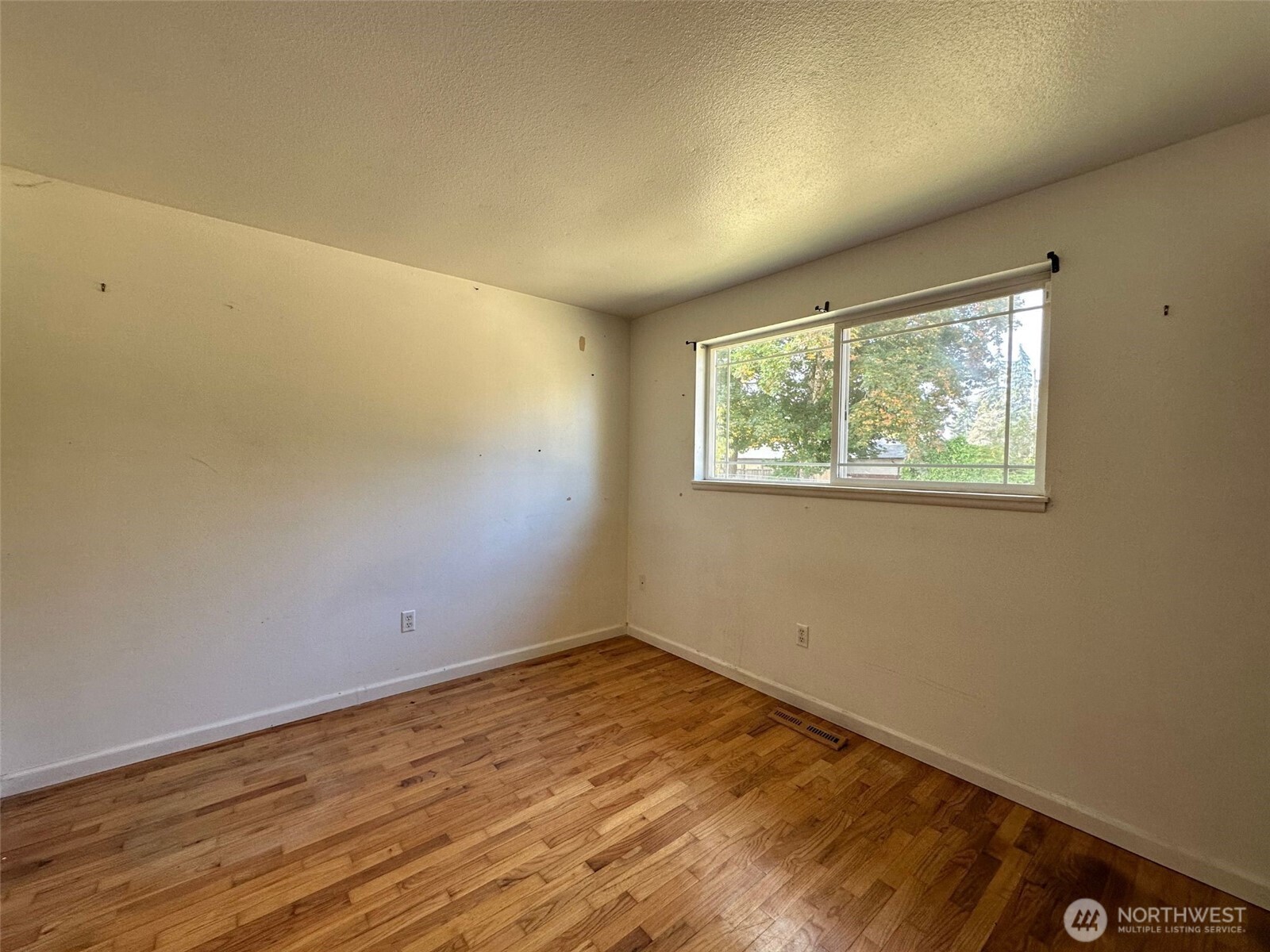 14208 Golden Given Rd E Property Photo 14