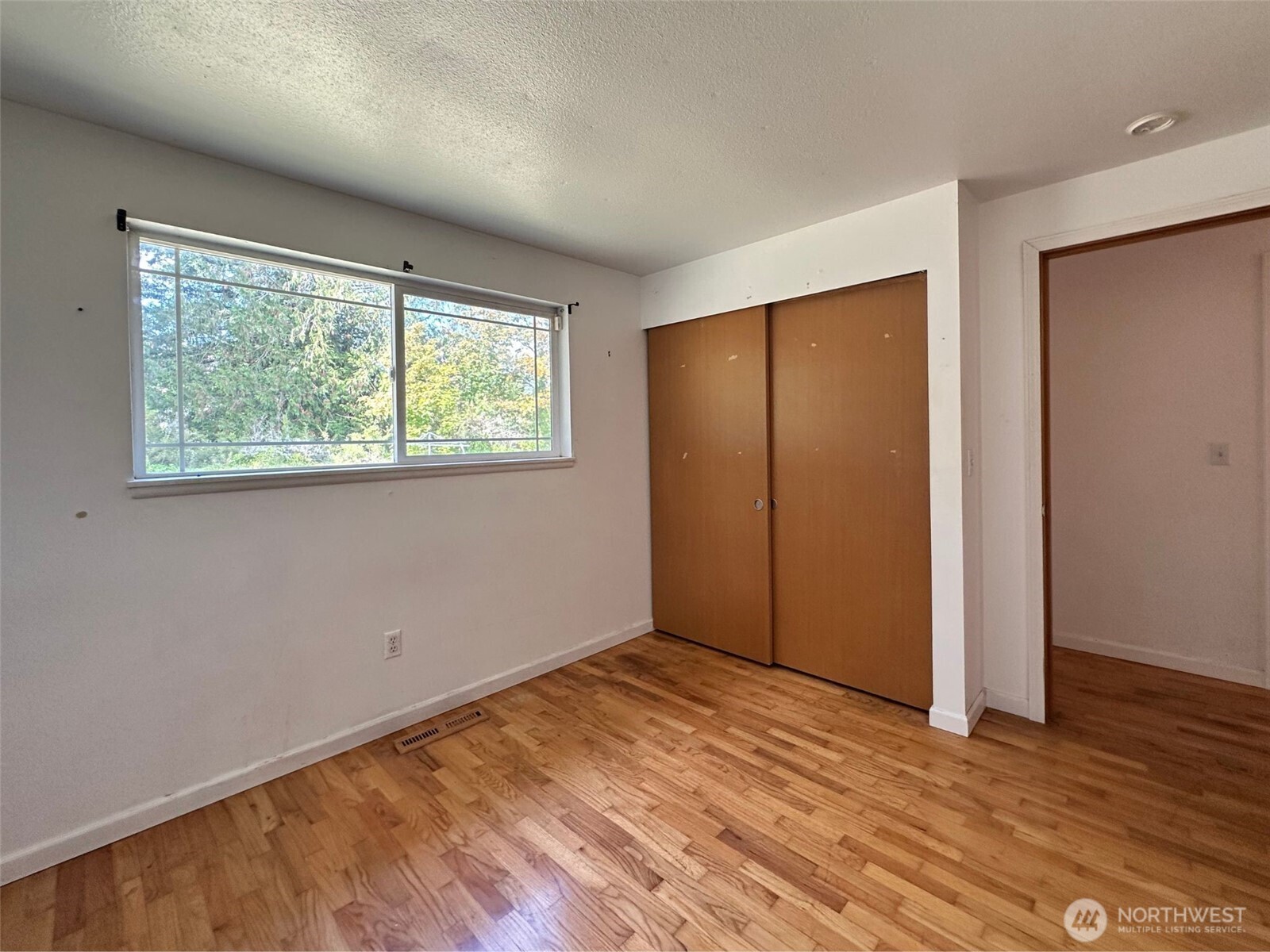 14208 Golden Given Rd E Property Photo 15