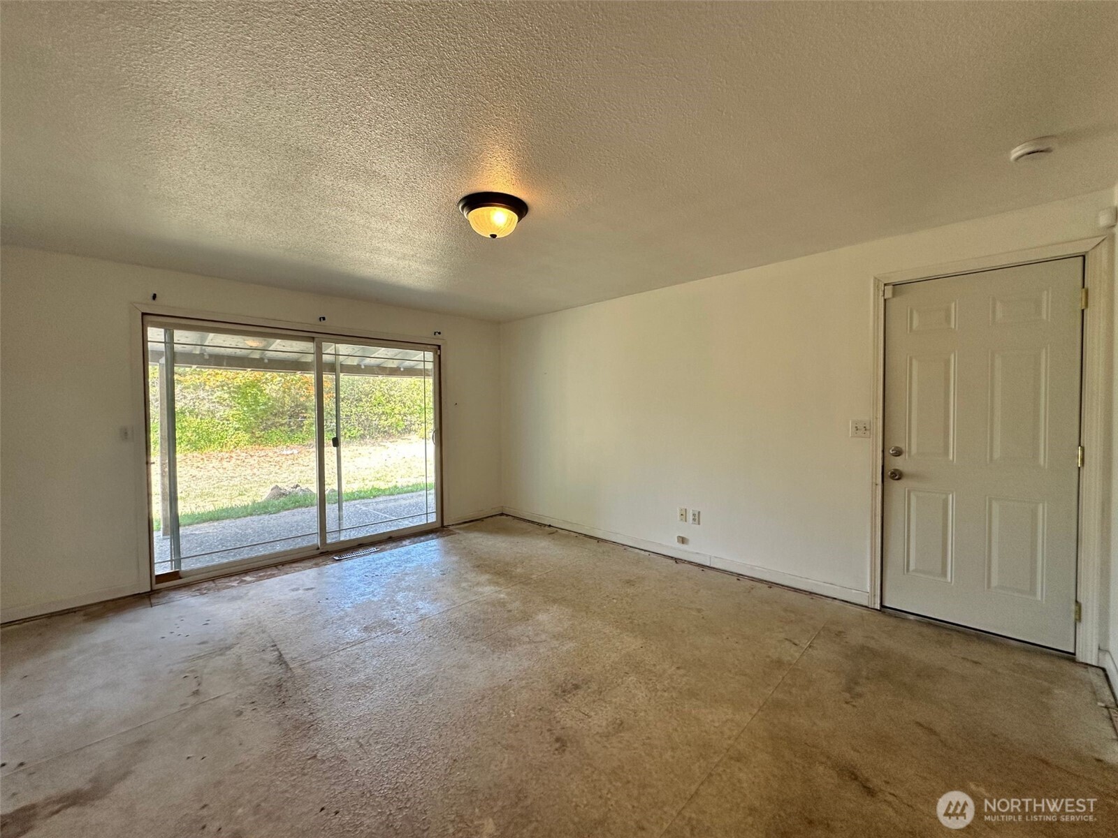 14208 Golden Given Rd E Property Photo 20