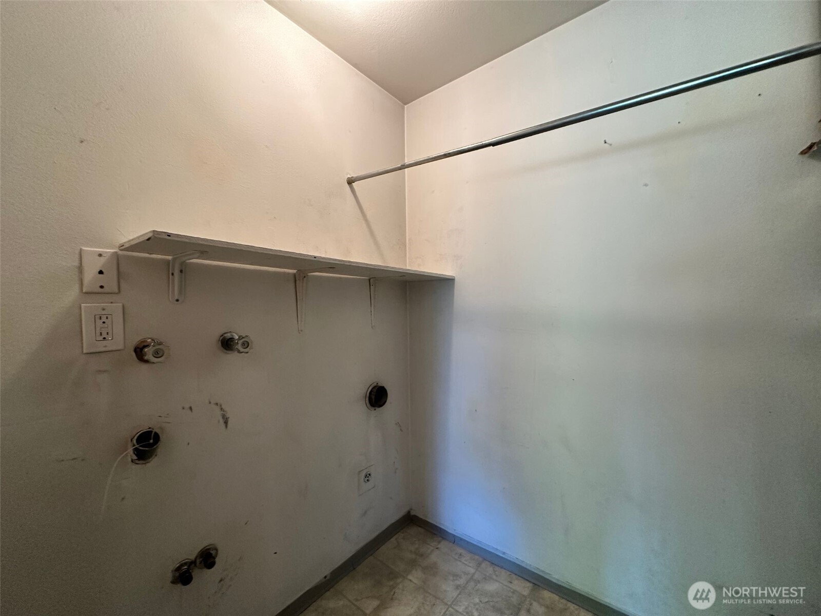 14208 Golden Given Rd E Property Photo 21