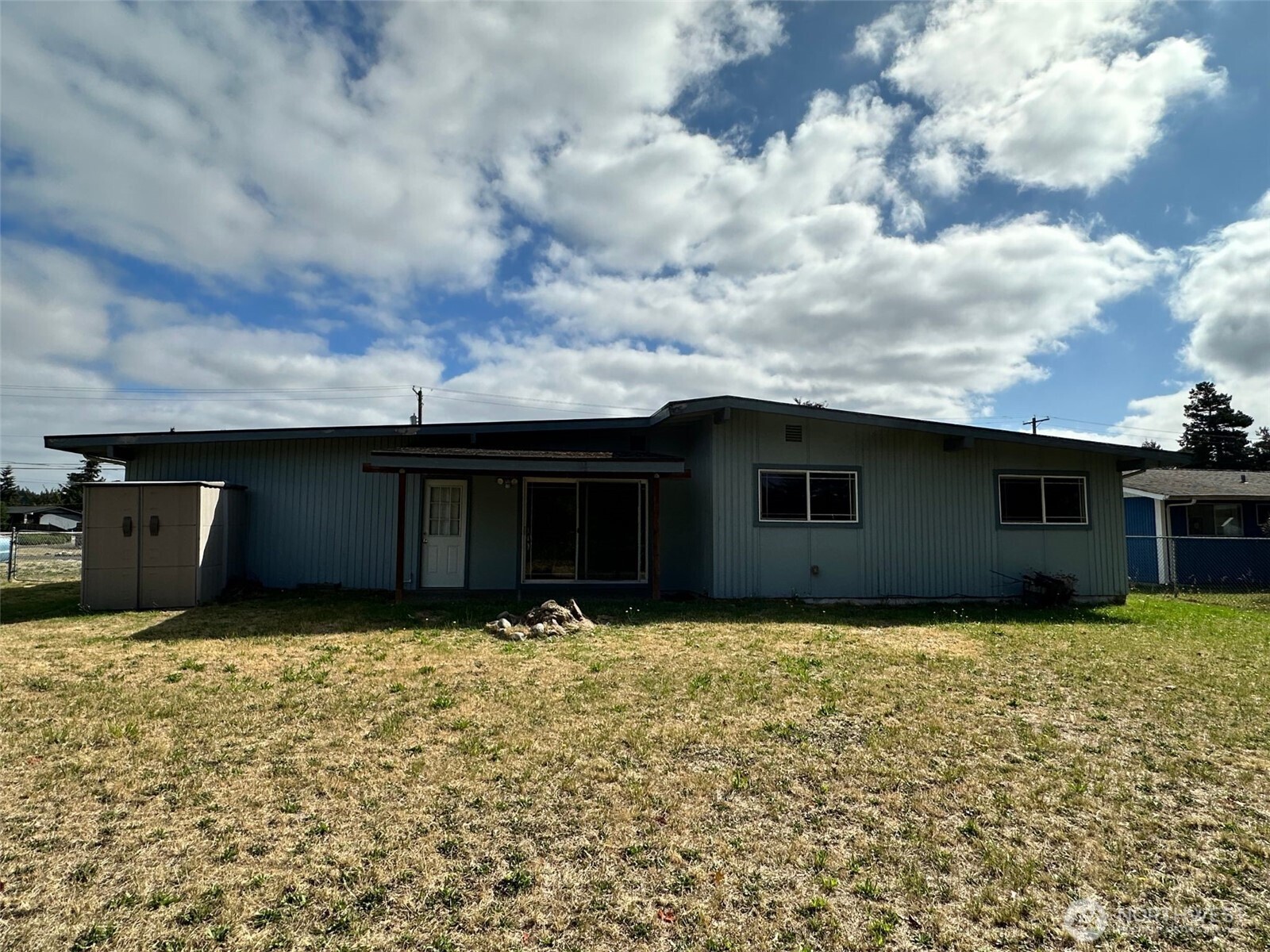 14208 Golden Given Rd E Property Photo 23