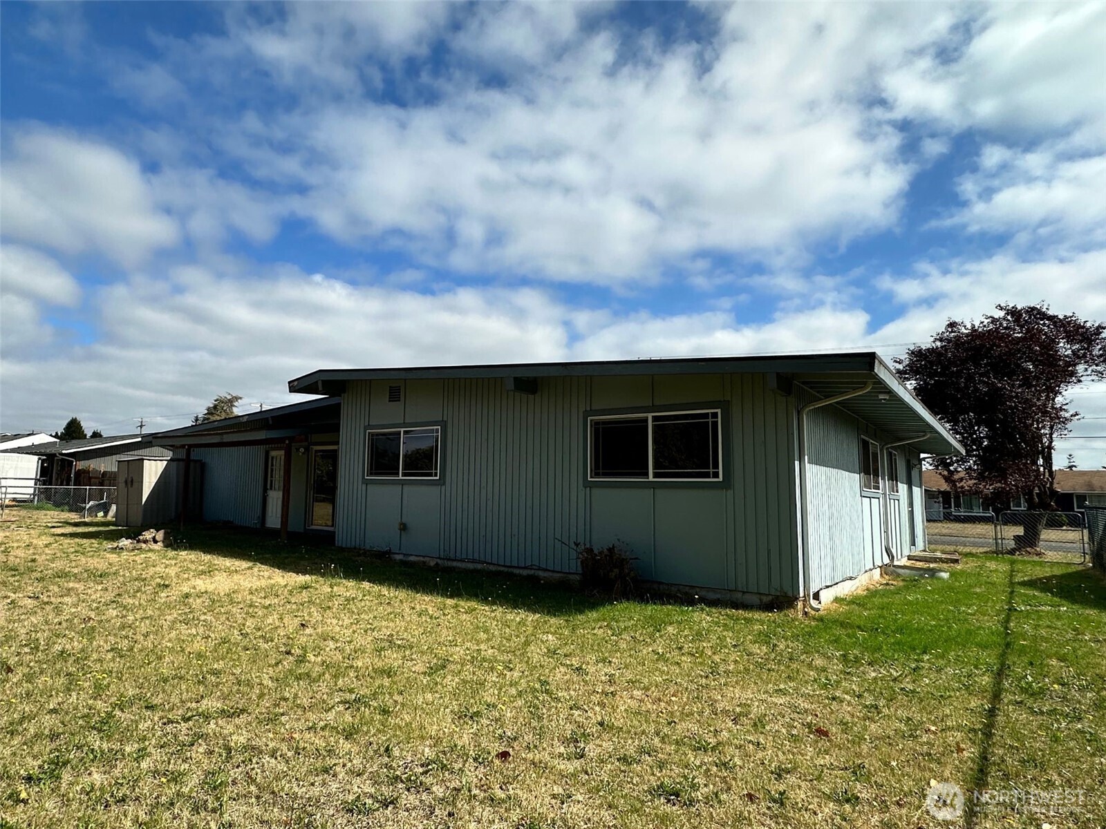 14208 Golden Given Rd E Property Photo 24