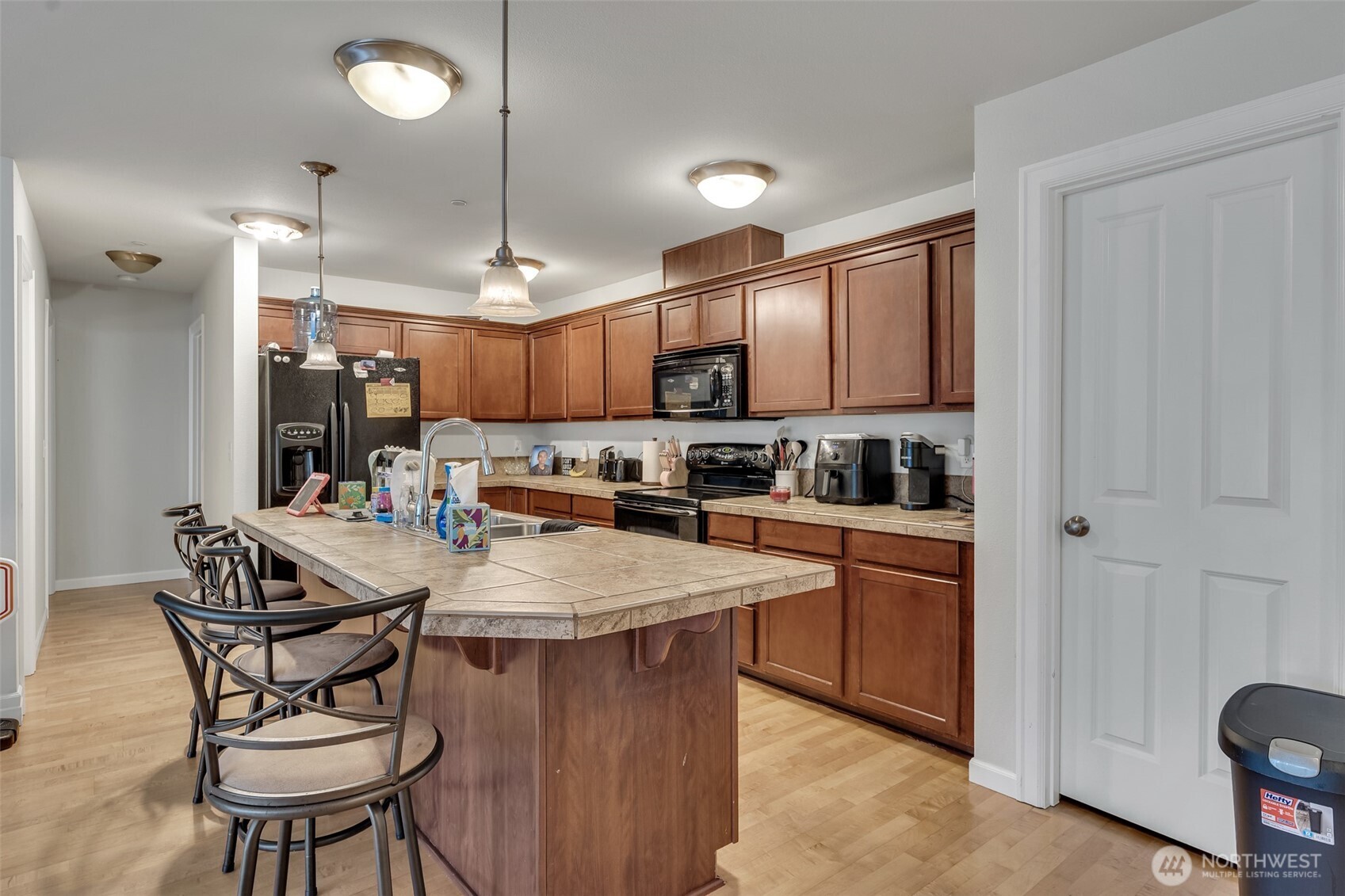 6052 Illinois Lane C Property Photo 10