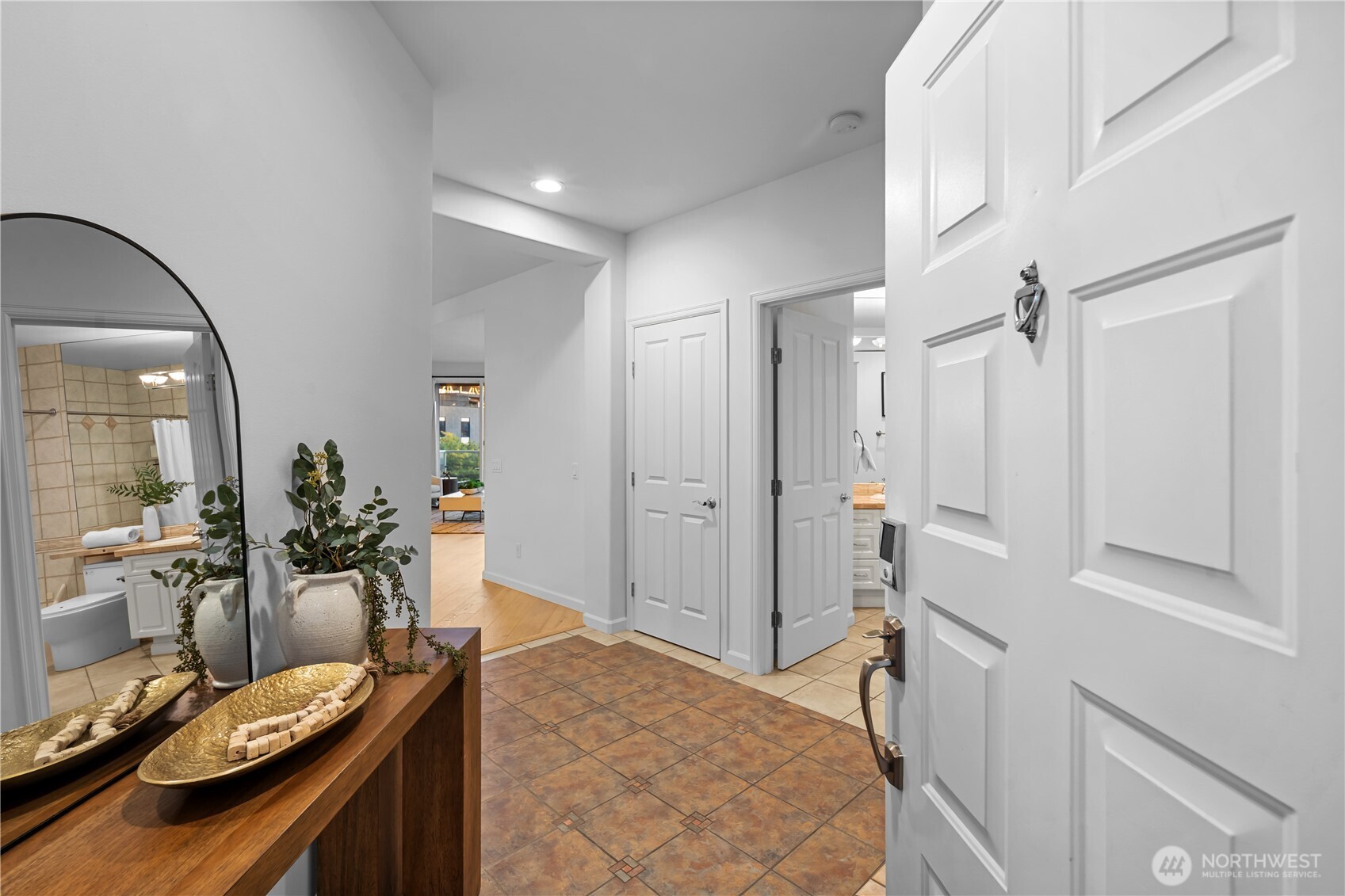 200 N Pacific St 303 Property Photo 6