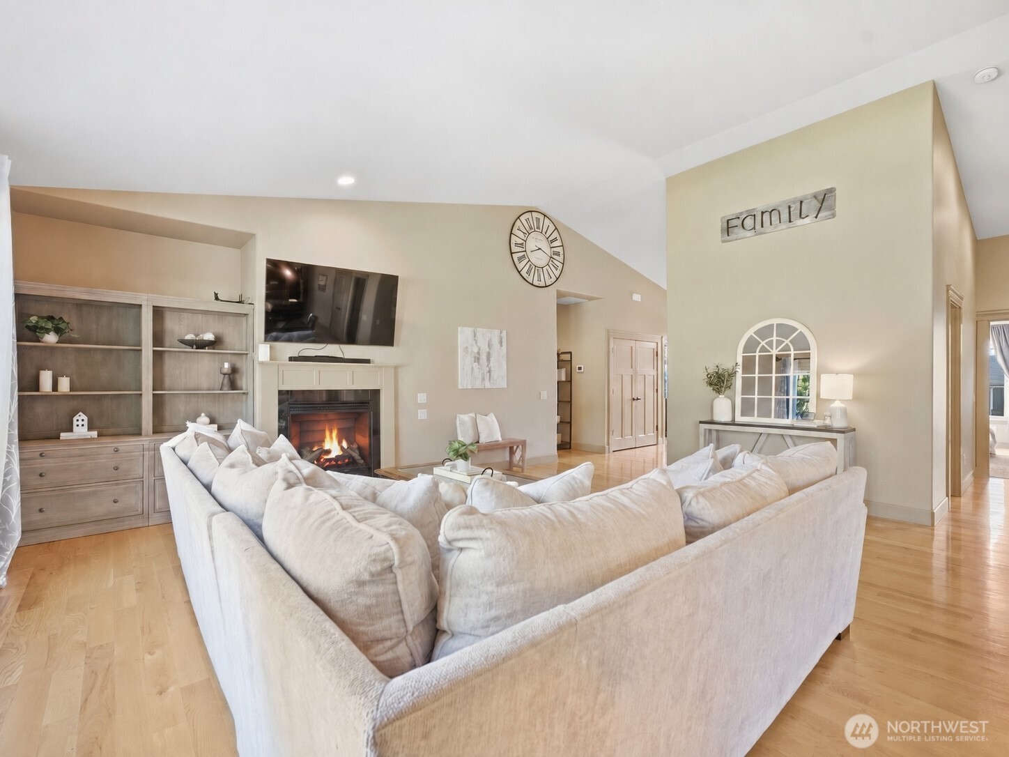 374 Laurie Drive Property Photo 7