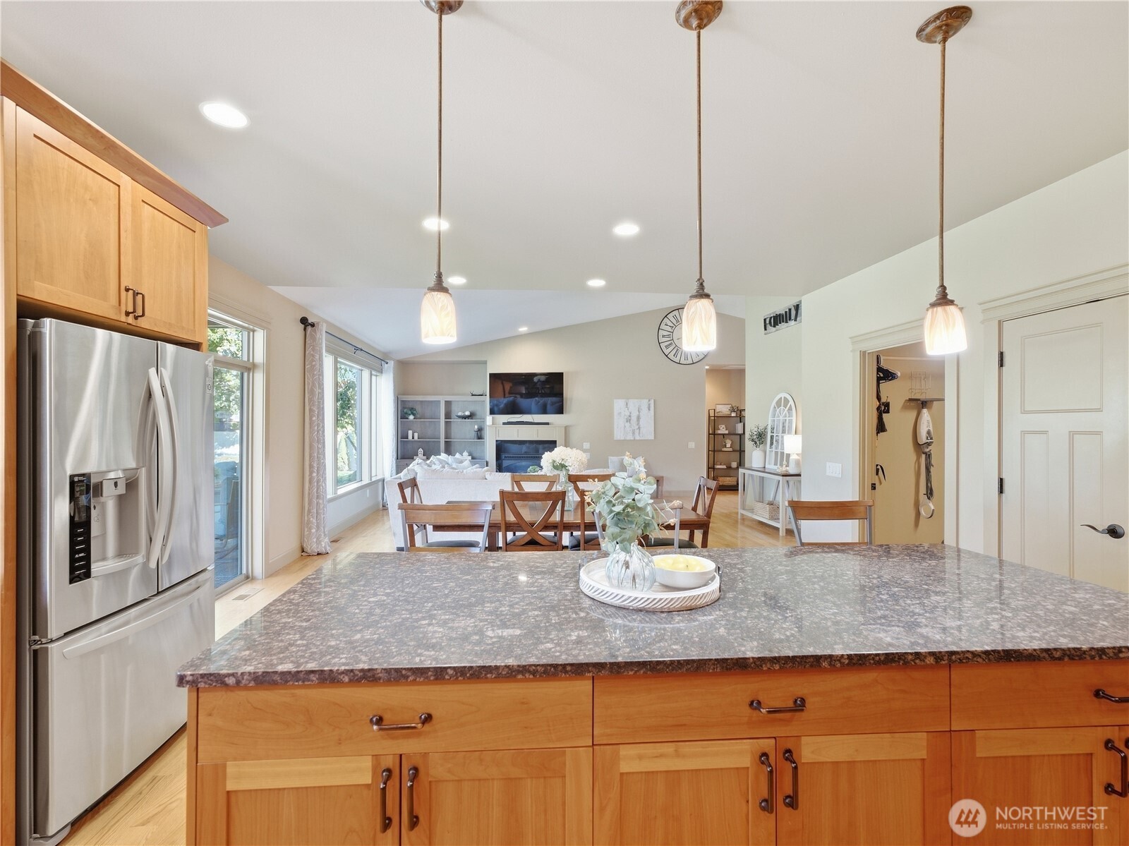 374 Laurie Drive Property Photo 12