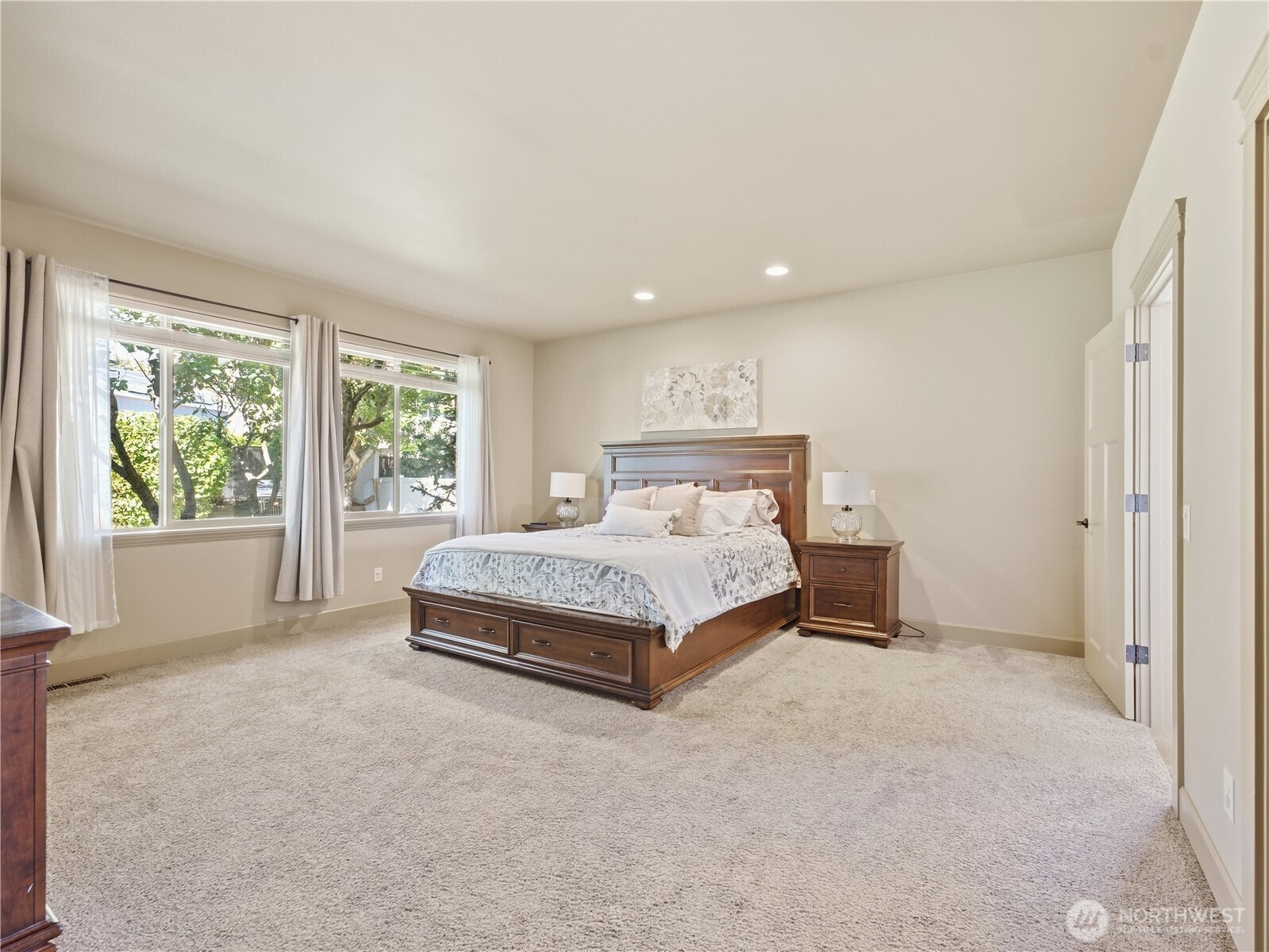 374 Laurie Drive Property Photo 14