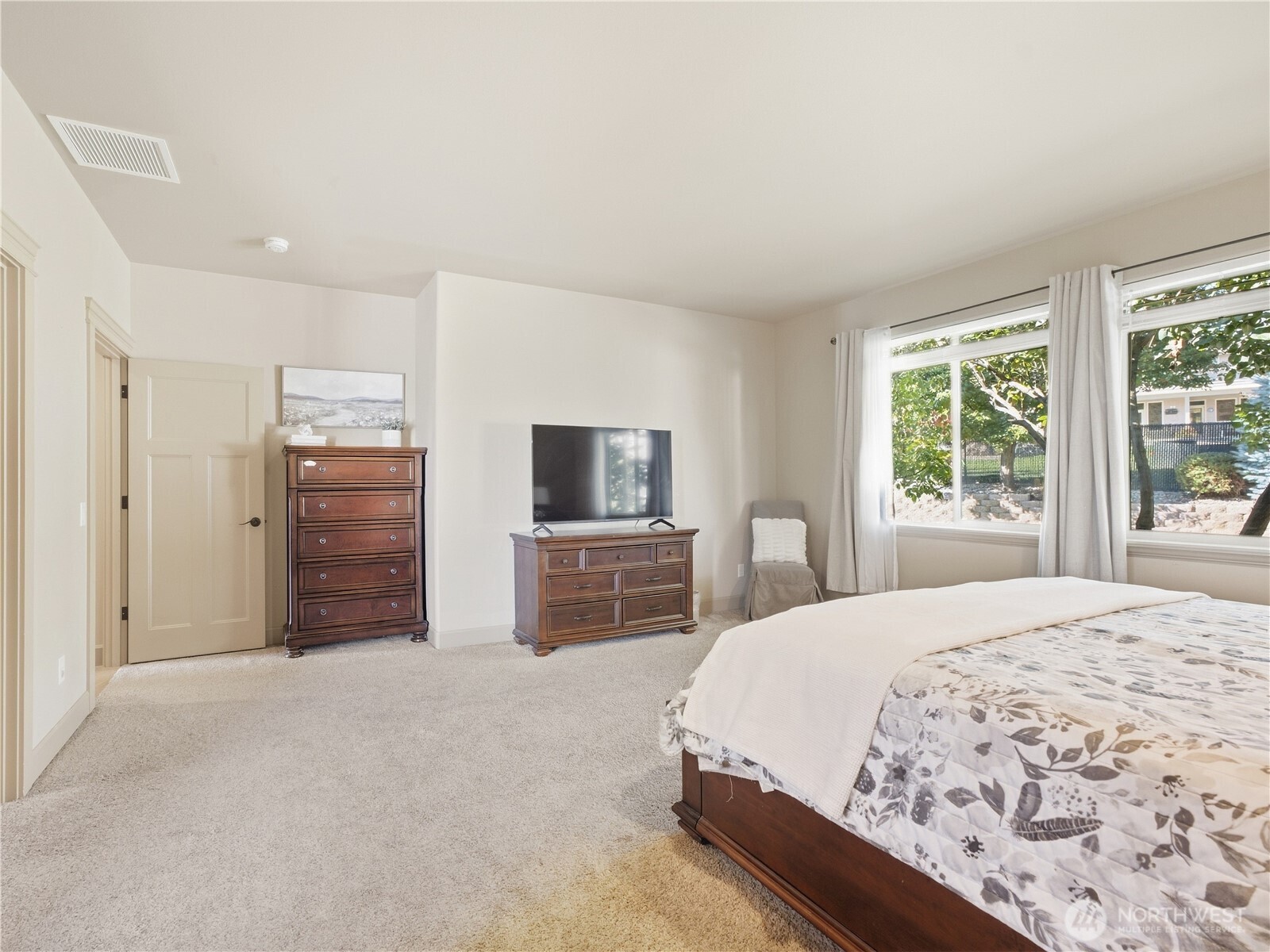 374 Laurie Drive Property Photo 15