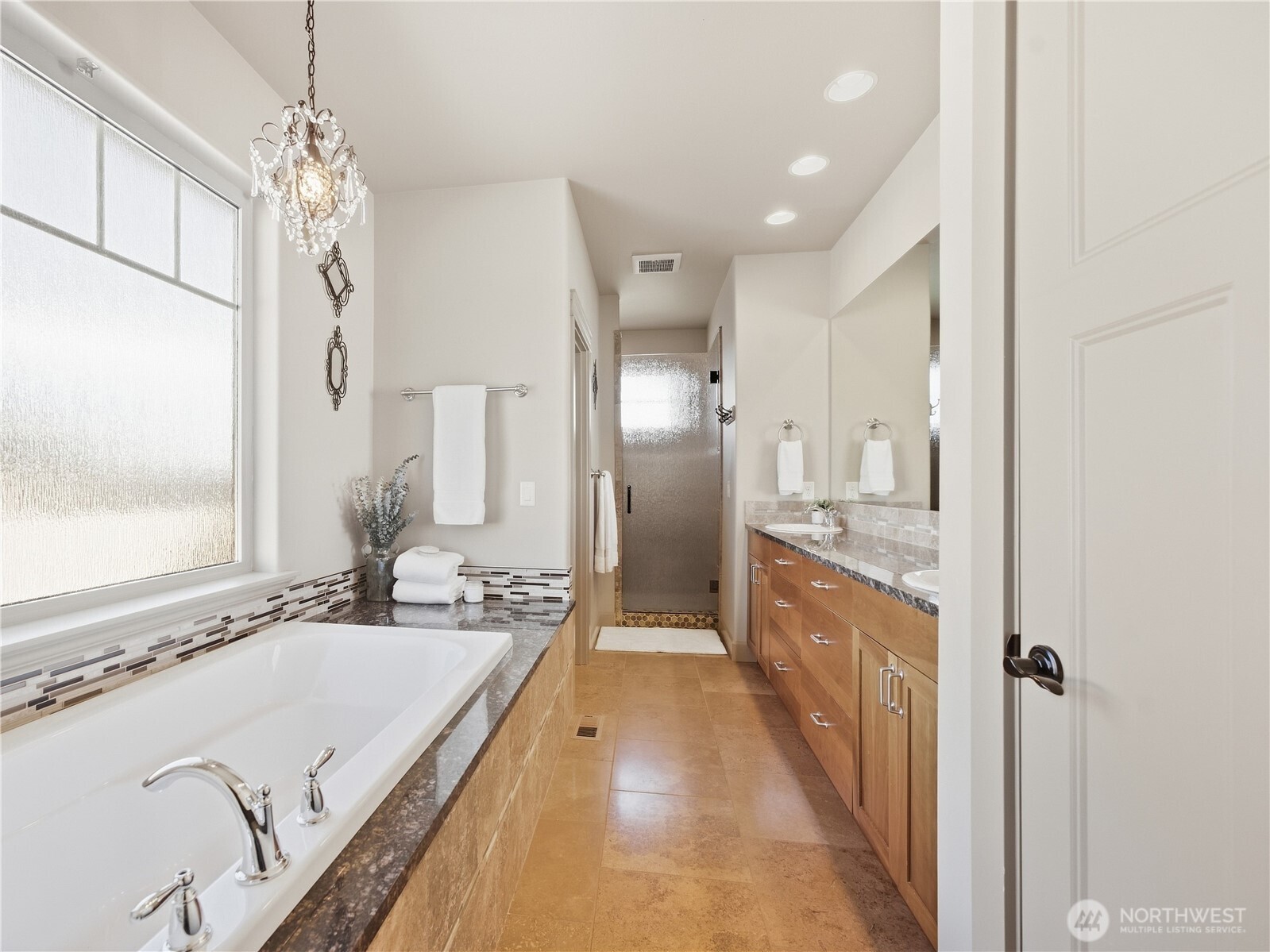 374 Laurie Drive Property Photo 16